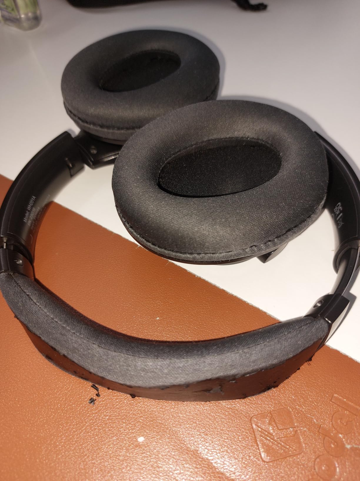 KVIDIO Bluetooth Headphones Wireless Over Ear Headsets 65H Playtime customer photo 1