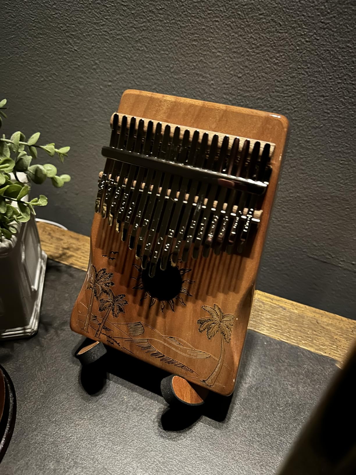 ORORA Kalimba 17 Keys Thumb Piano with 25-Song Songbook | Case & Stand customer photo 1