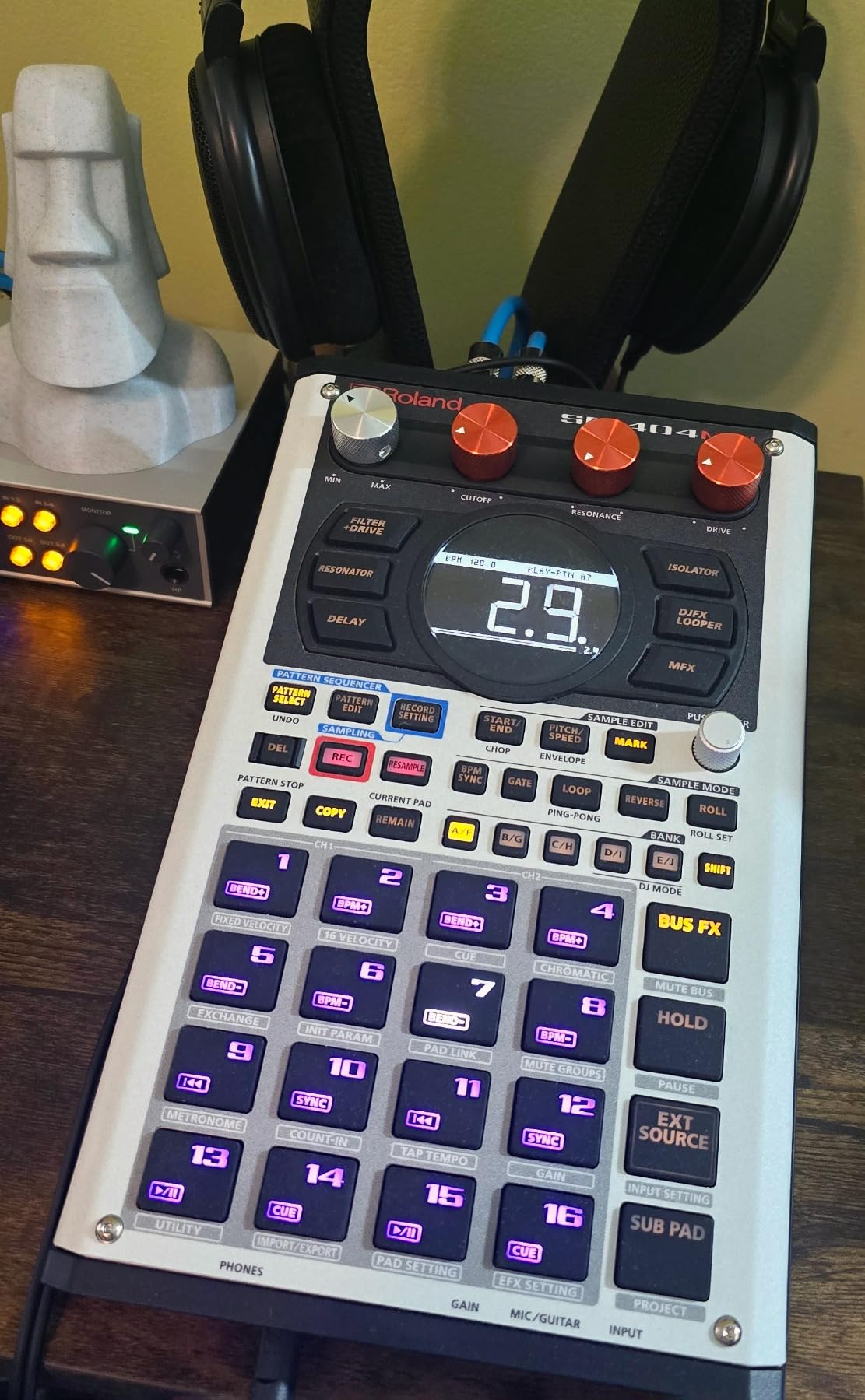 Roland SP-404MKII Creative Sampler and Effector | The Legendary SP-404 Beat Maker with Some Serious Upgrades | Fast workflow | 16GB Internal Storage | 32-Voice Polyphony | 160 Samples Per Project | The Legendary SP-404 Beat Maker with Some Serious Upgrades, Fast workflow, 16GB Internal Storage, 32-Voice Polyphony customer photo 1