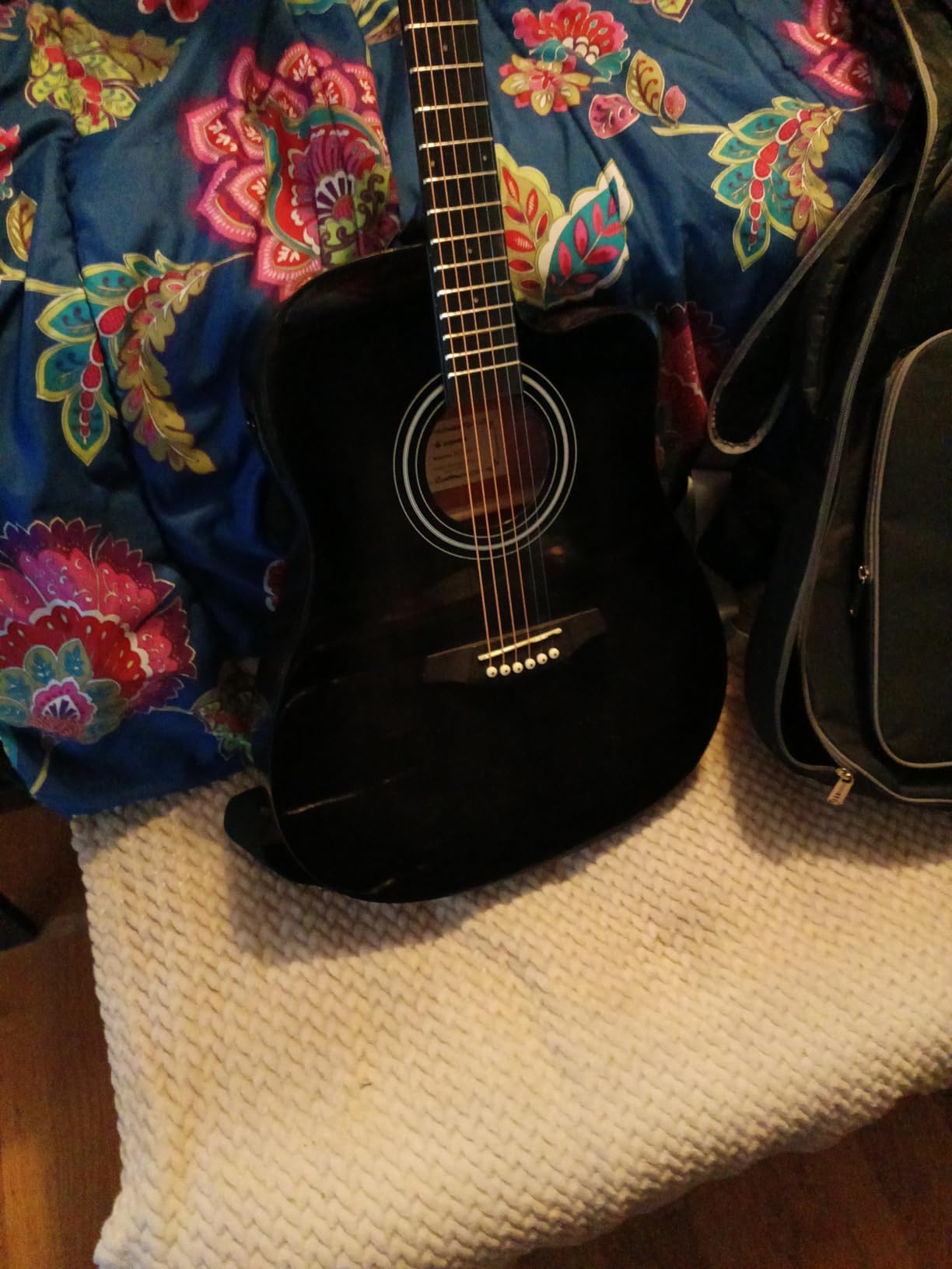Donner Acoustic Electric Guitar Full Size Kit for Beginner Intermediate with Amplifier Capo Pick Tuner Strings Strap - 41 Inch customer photo 2