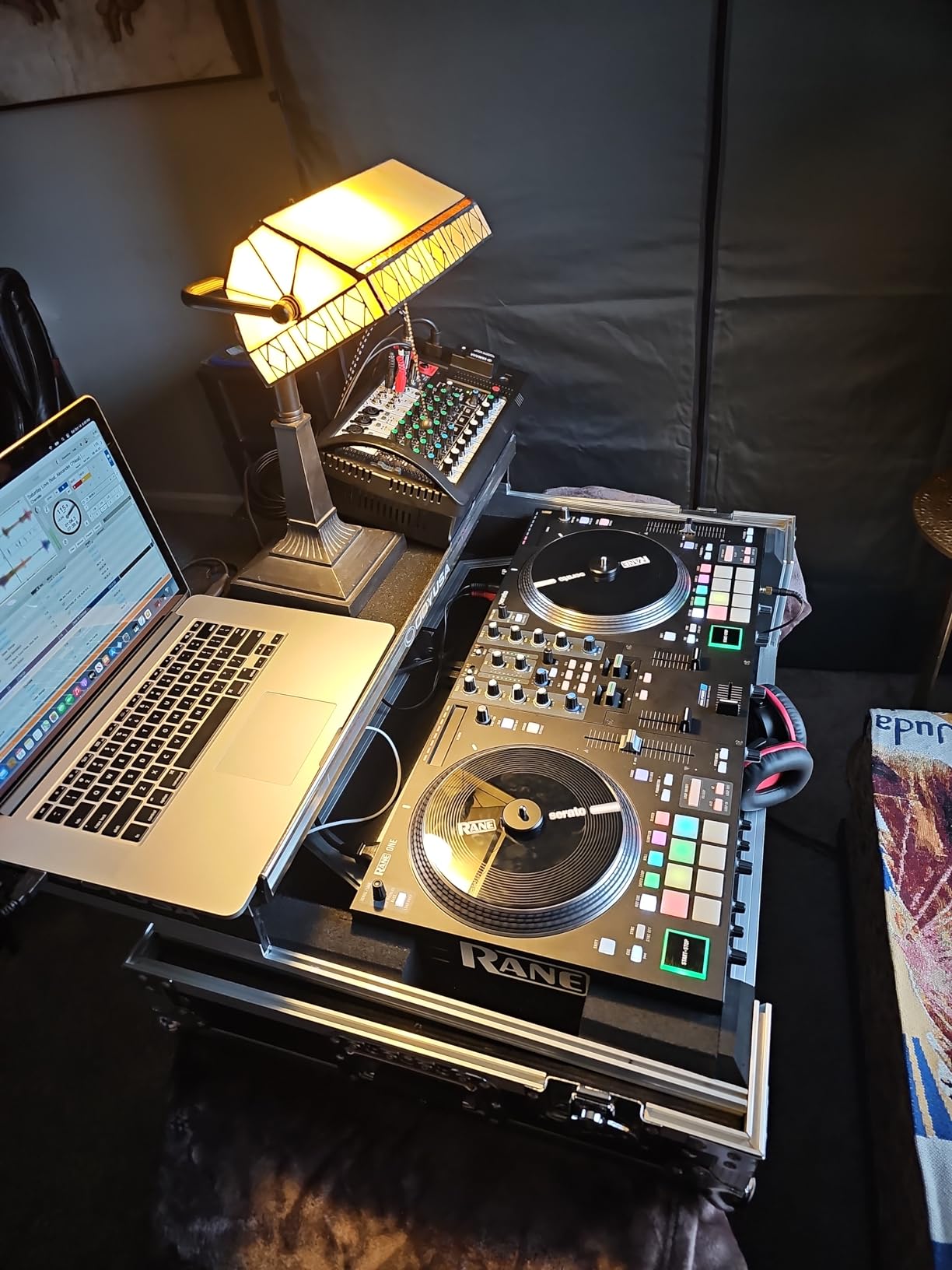 Numark HF175 Closed-Back DJ Headphones customer photo 1