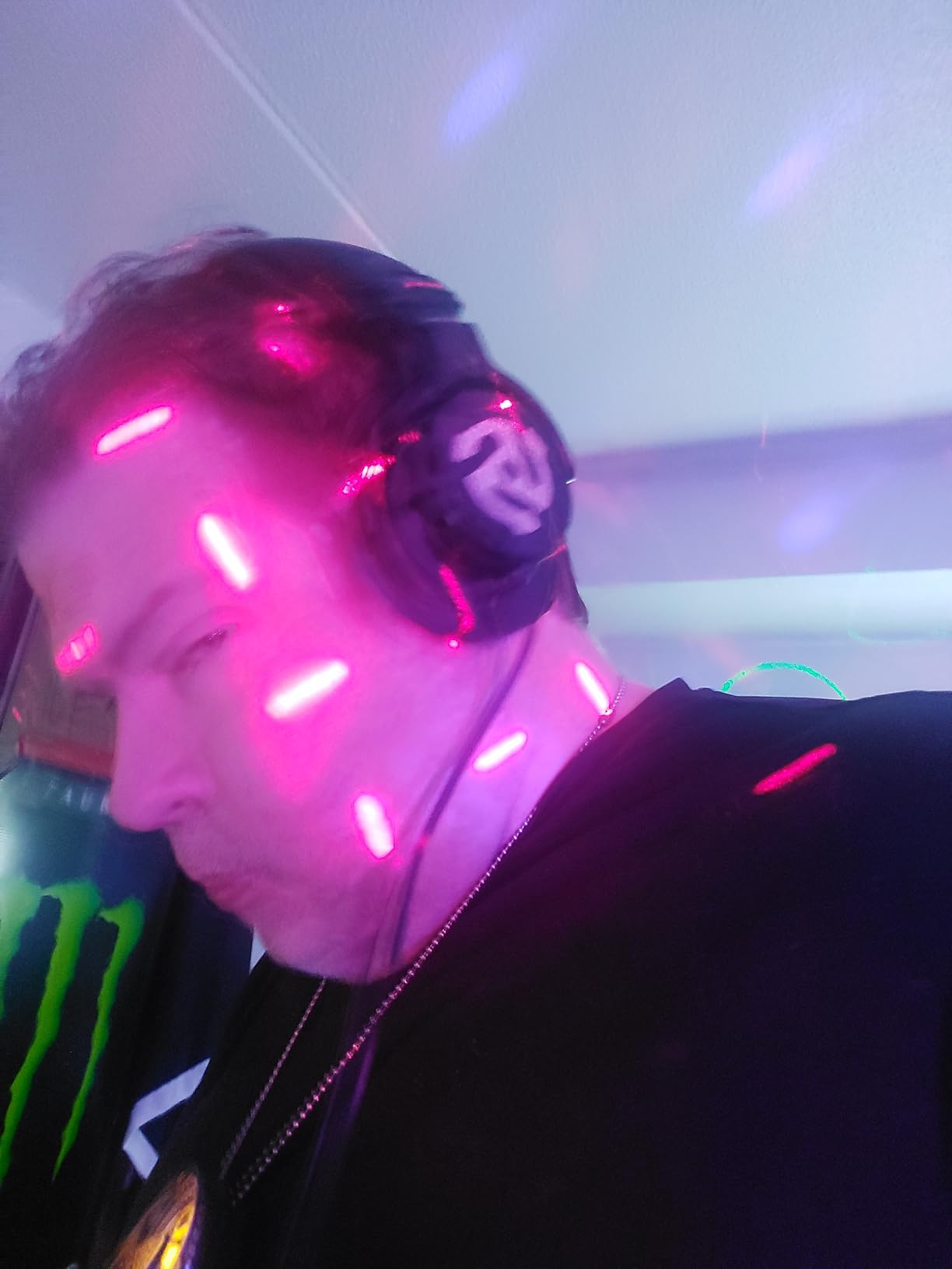 Numark HF175 Closed-Back DJ Headphones customer photo 2