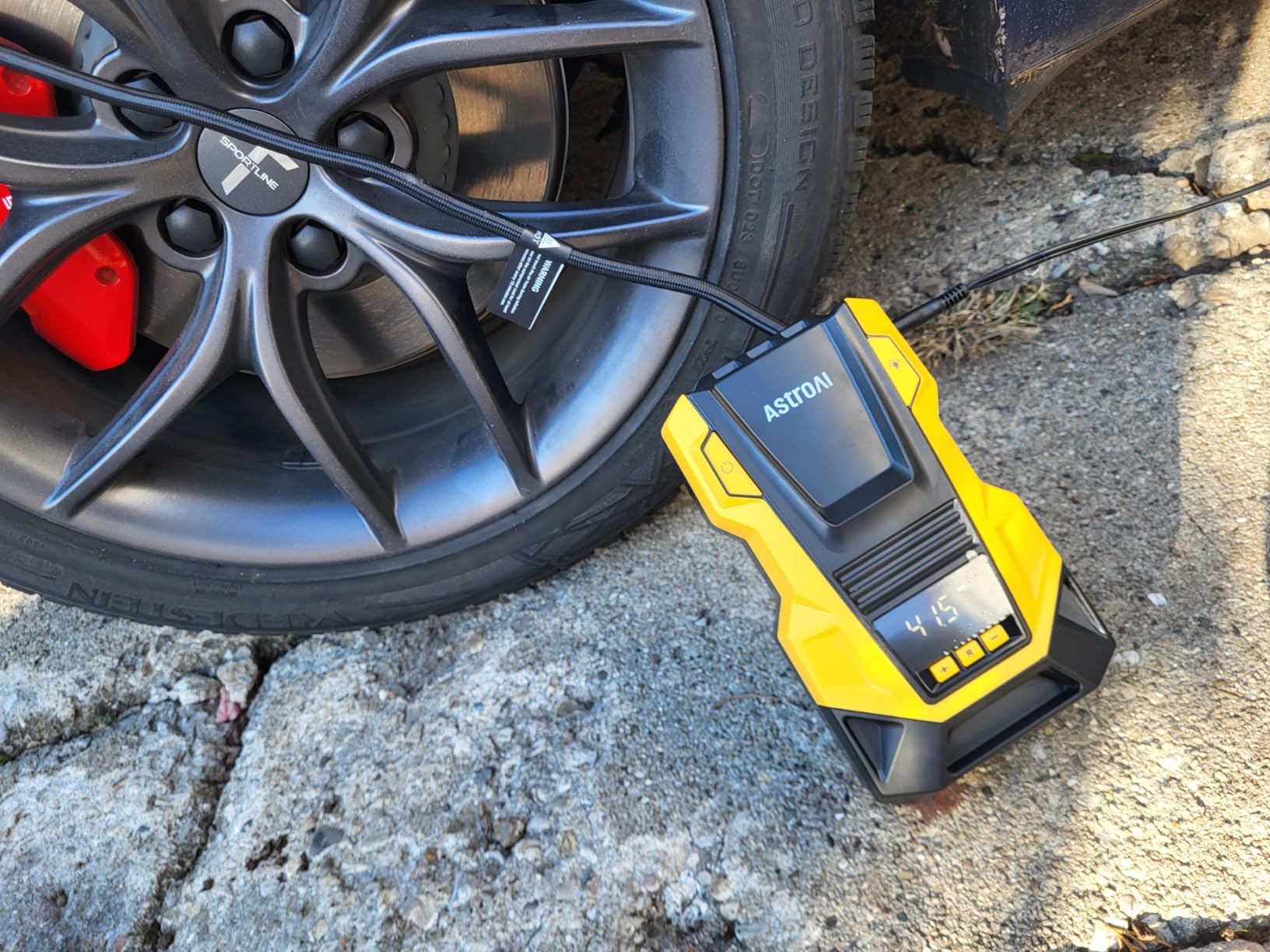 AstroAI Tire Inflator Portable Air Compressor, 110V AC/12V DC Dual Power customer photo 1