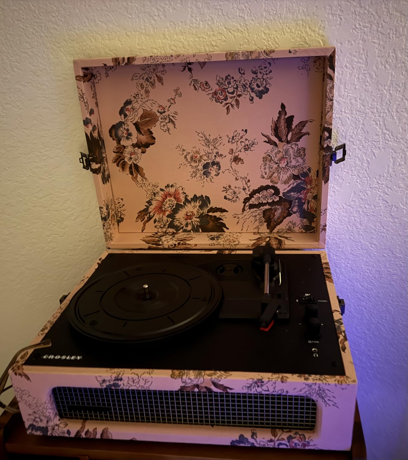Crosley CR8017B-BK Voyager Record Player, Black customer photo 1