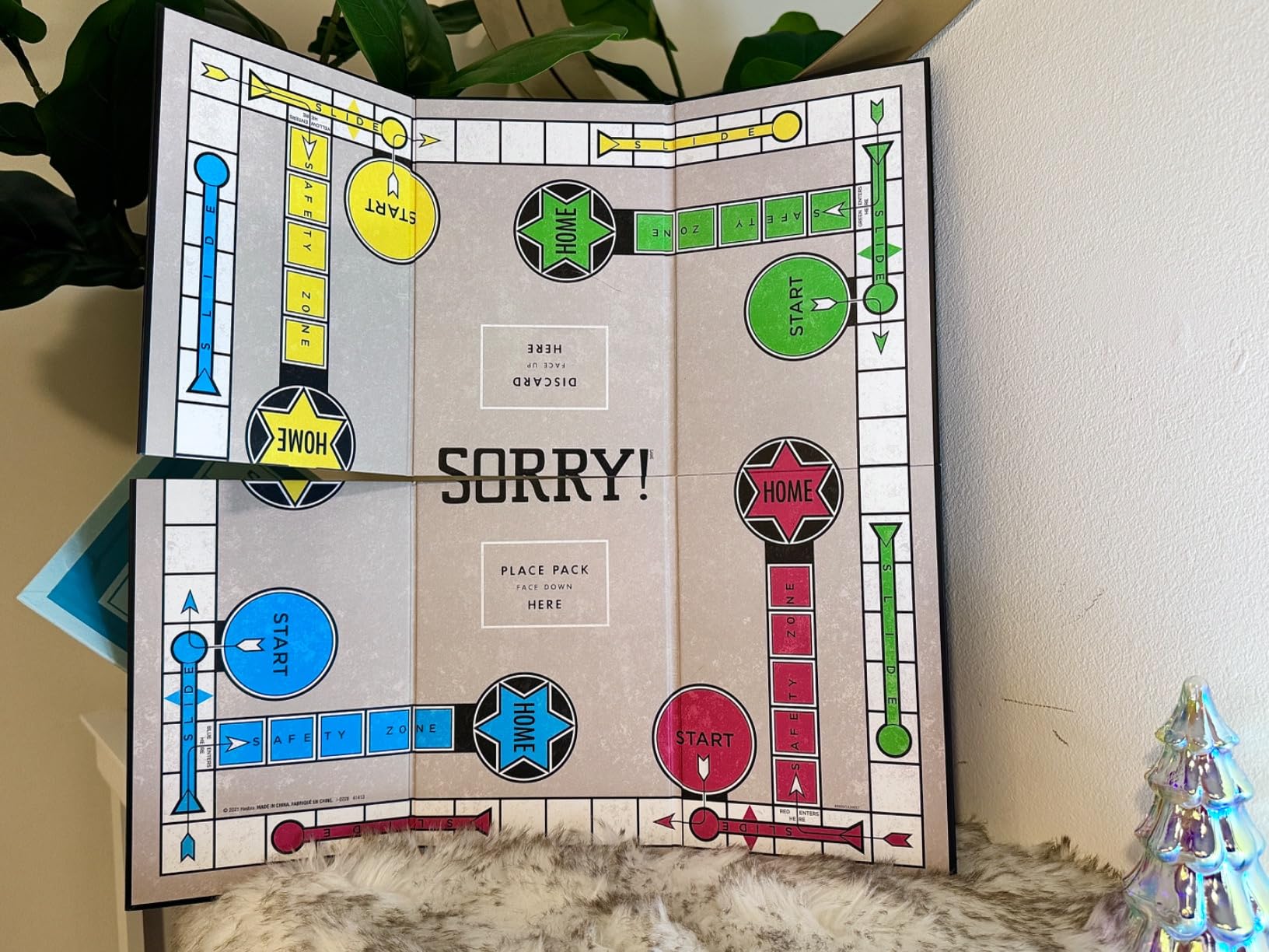 WS Game Company Sorry! Vintage Bookshelf Edition Board Game with Wood Pawns customer photo 2