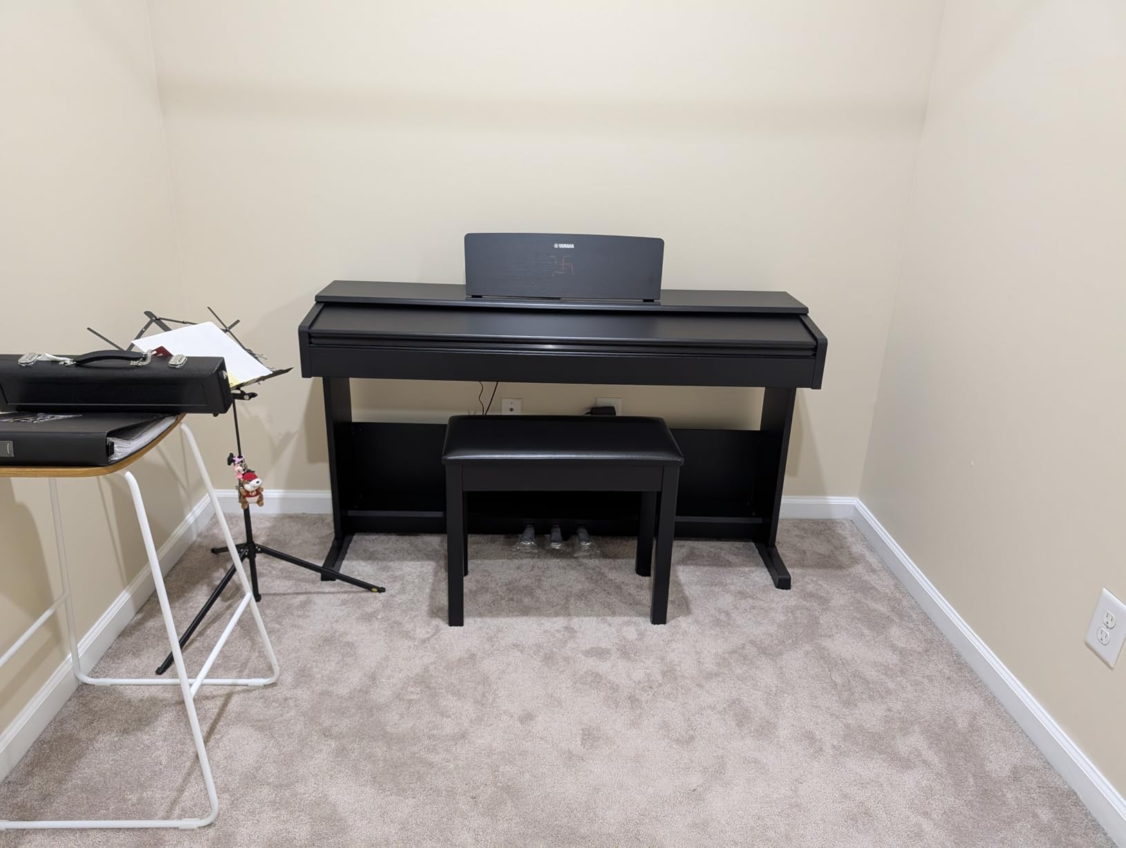 Yamaha Arius Series 88-Key Weighted Action Upright Digital Piano for Beginner and Intermediate Players, Dynamic Response, Grand Piano Sound, 3-pedal Unit, Bench Included, Rosewood YDP105R customer photo 1