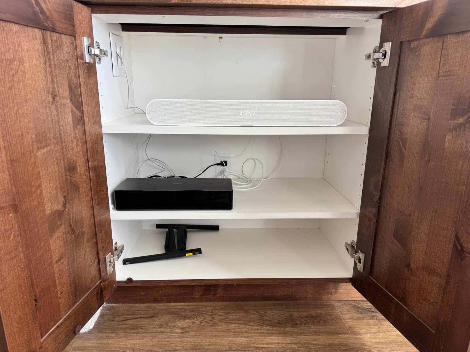 Sonos Ray - Compact Soundbar for TV and Music - Black | Speech Enhancement for Clear Dialogue | Works with Sonos Sub Mini & Surrounds | AirPlay 2 & Ethernet | WiFi customer photo 2
