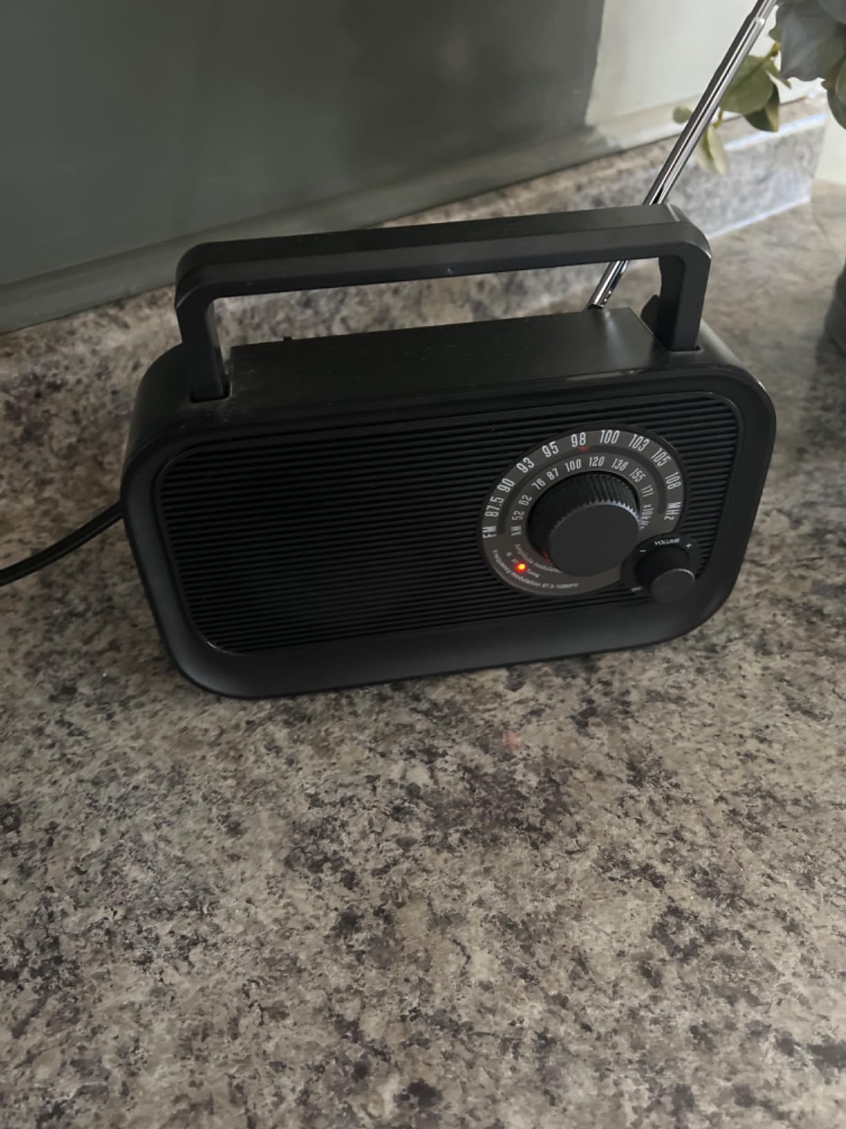 Yewrich AM FM Radio with Bluetooth AC/DC Power with 3.5mm Headphone Jack customer photo 2