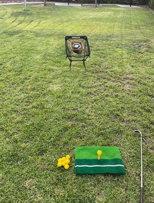 SENSECLUB Foldable Chipping Net with Mat & Balls, Indoor Golf Practice Chipping Target, Backyard Golf Game & Gifts customer photo 1