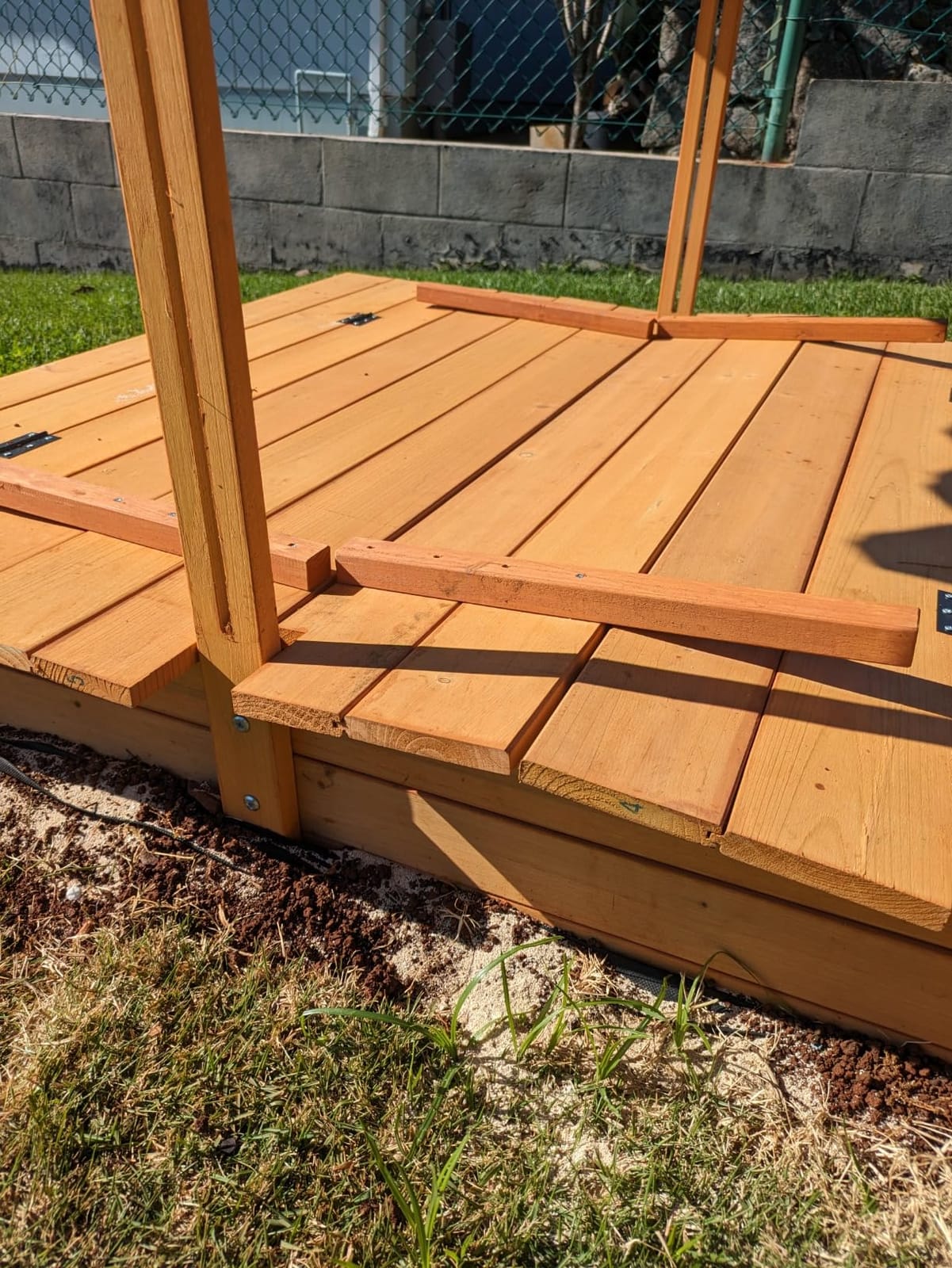 BIRASIL Wood Sandbox with Cover, Sand Box with 2 Bench Seats for Aged 3-8 Years Old, Sand Box for Backyard Garden, Beach Patio Outdoor (Natural Wood, 48 Inch) customer photo 1