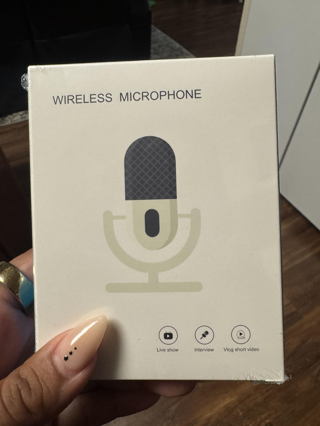 2-Pack Wireless Mini Lavalier Lapel Microphone for iPhone, Android(2 in 1) customer photo 1