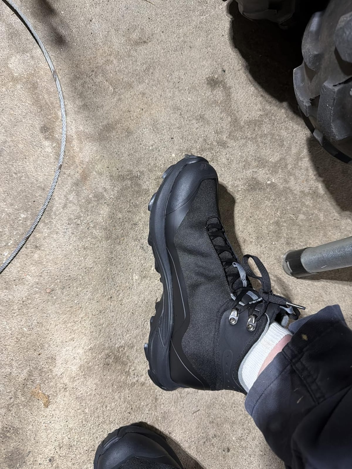 HUMTTO Men's All-Terrain Waterproof Hiking Boots customer photo 1