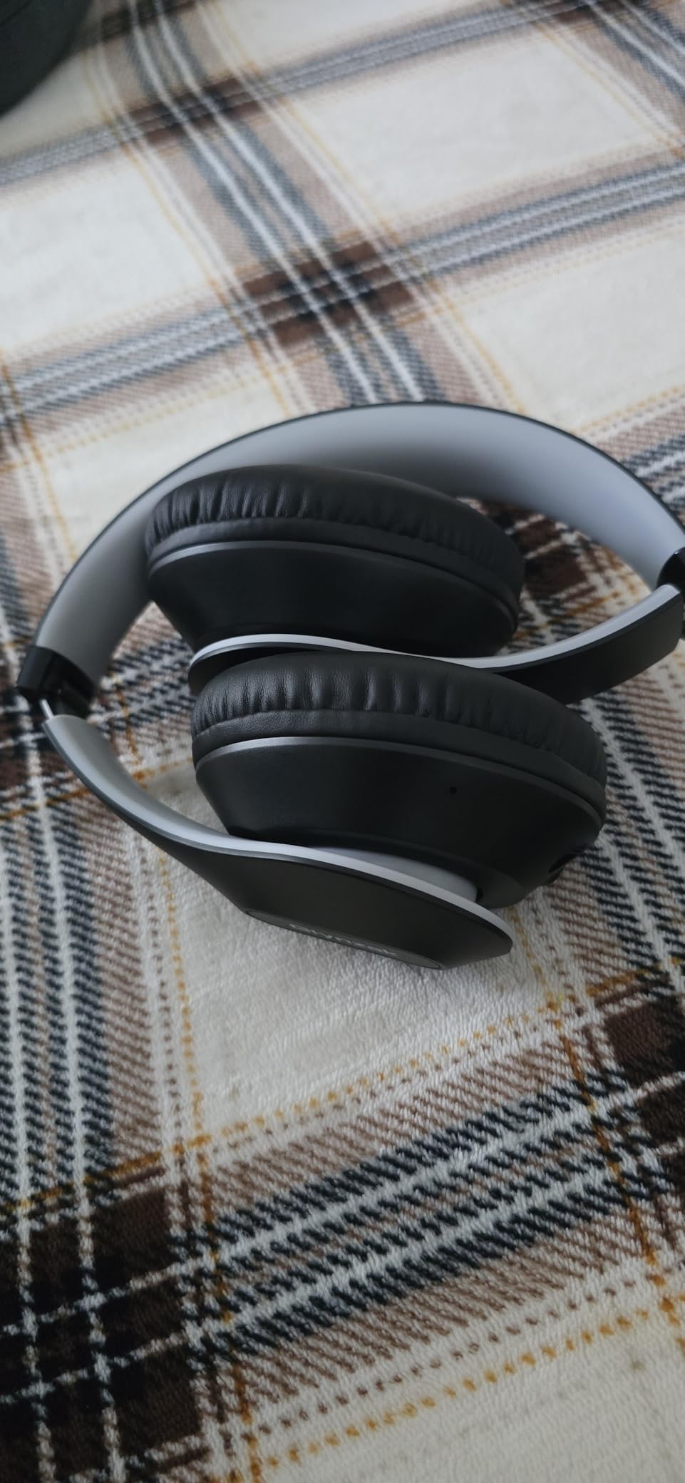 Wireless Bluetooth Headphones Over Ear V6.0 HiFi Stereo with Mic customer photo 2