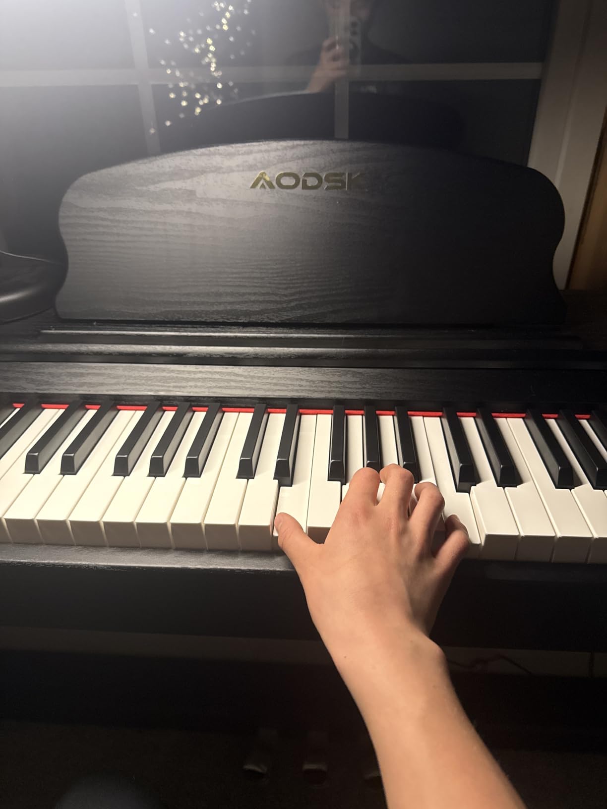 AODSK Weighted keyboard 88-Key Digital Piano with Speakers, Stand & Pedals | Includes Beginner Course, Headphones Jack, Music Stand. Perfect for Student, Home, Daily Practice, Recital, Gift customer photo 2