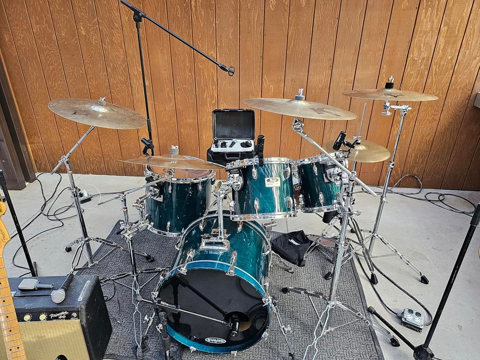 D Debra DK7 Pro 7-Piece Wired Drum Microphone Kit for Performing and Recording Drummers, Includes Mics, Mic Clip with Options for Kick Drums, Snare, Rack/Floor Toms, Congas and Cymbals customer photo 1