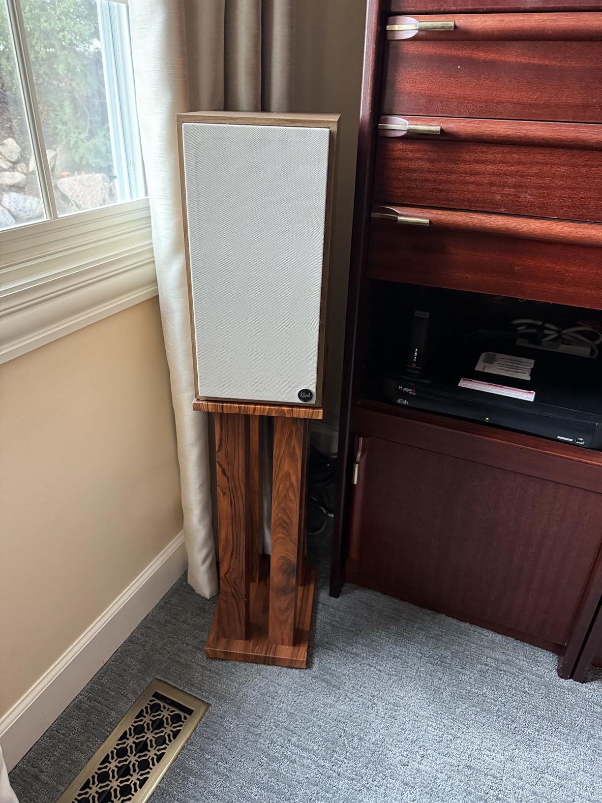 Klipsch The Sevens Heritage Inspired (Pair) Powered Speakers - Walnut customer photo 2