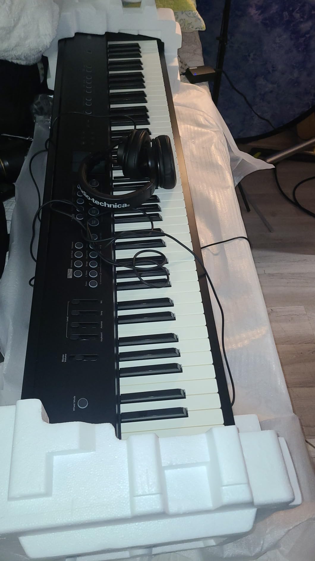 Roland FP-E50 Digital Piano | Premium Piano with Expandable Sound Library | 88-Note Hammer-Action Keyboard | Professional Auto-Accompaniment | Mic Input with Vocal Harmony FX | Bluetooth/MIDI Support customer photo 2