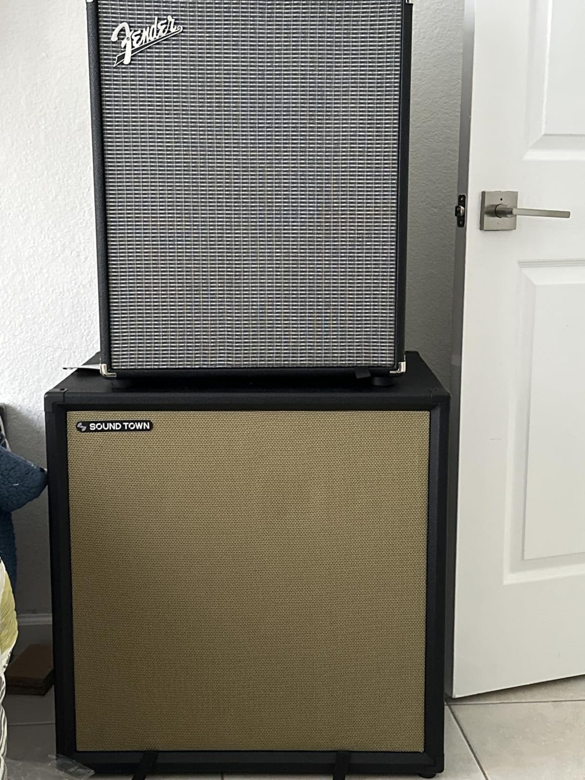 Sound Town 2 x 10“ 400W Bass Cabinet w/Horn, 8-ohm, 50oz Magnet, 3” Voice Coil, Birch Plywood, Black Tolex (BGC210BK) customer photo 1