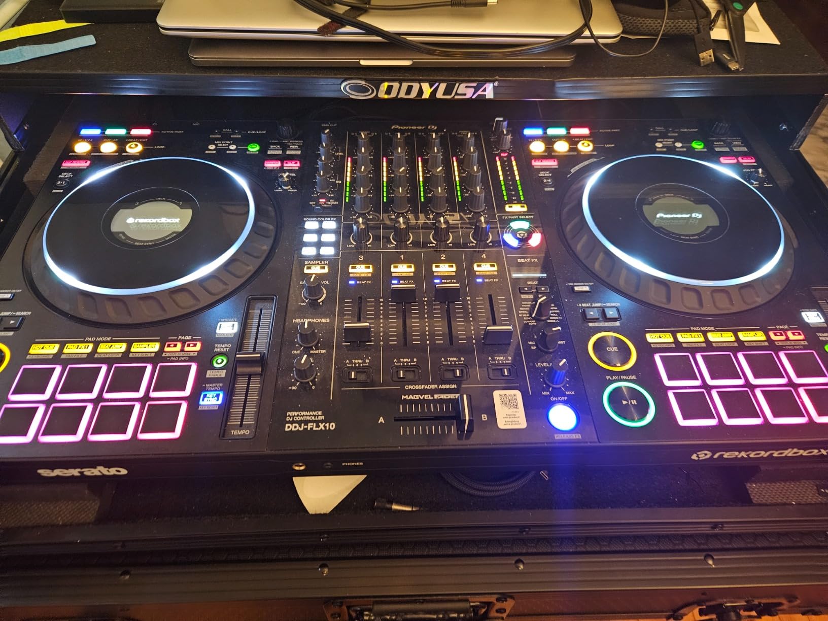 Pioneer DJ DDJ-FLX10 4-Channel DJ Controller, Track Separation, Black customer photo 1