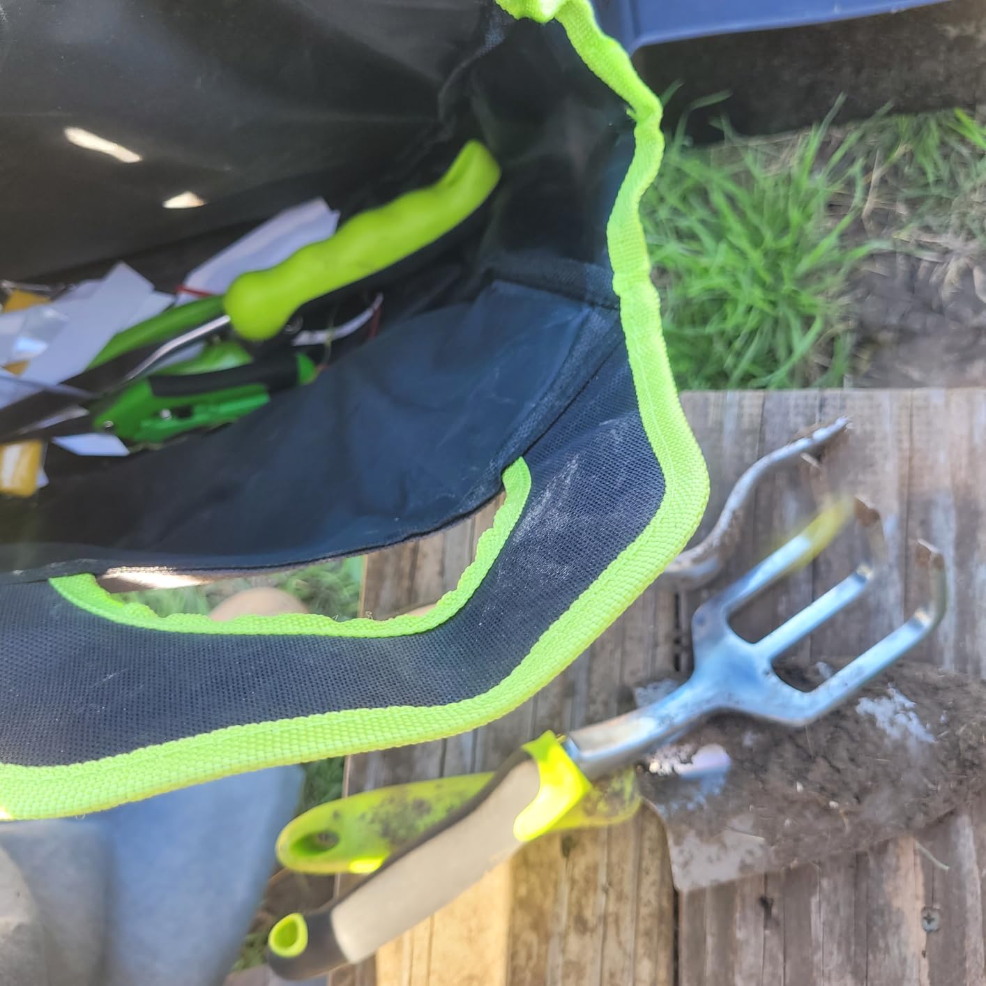Heavy Duty Gardening Tools - Gardening Gifts for Women, Men, Mom, Dad - Durable, Ergonomic Garden Tools Set (Green) customer photo 1