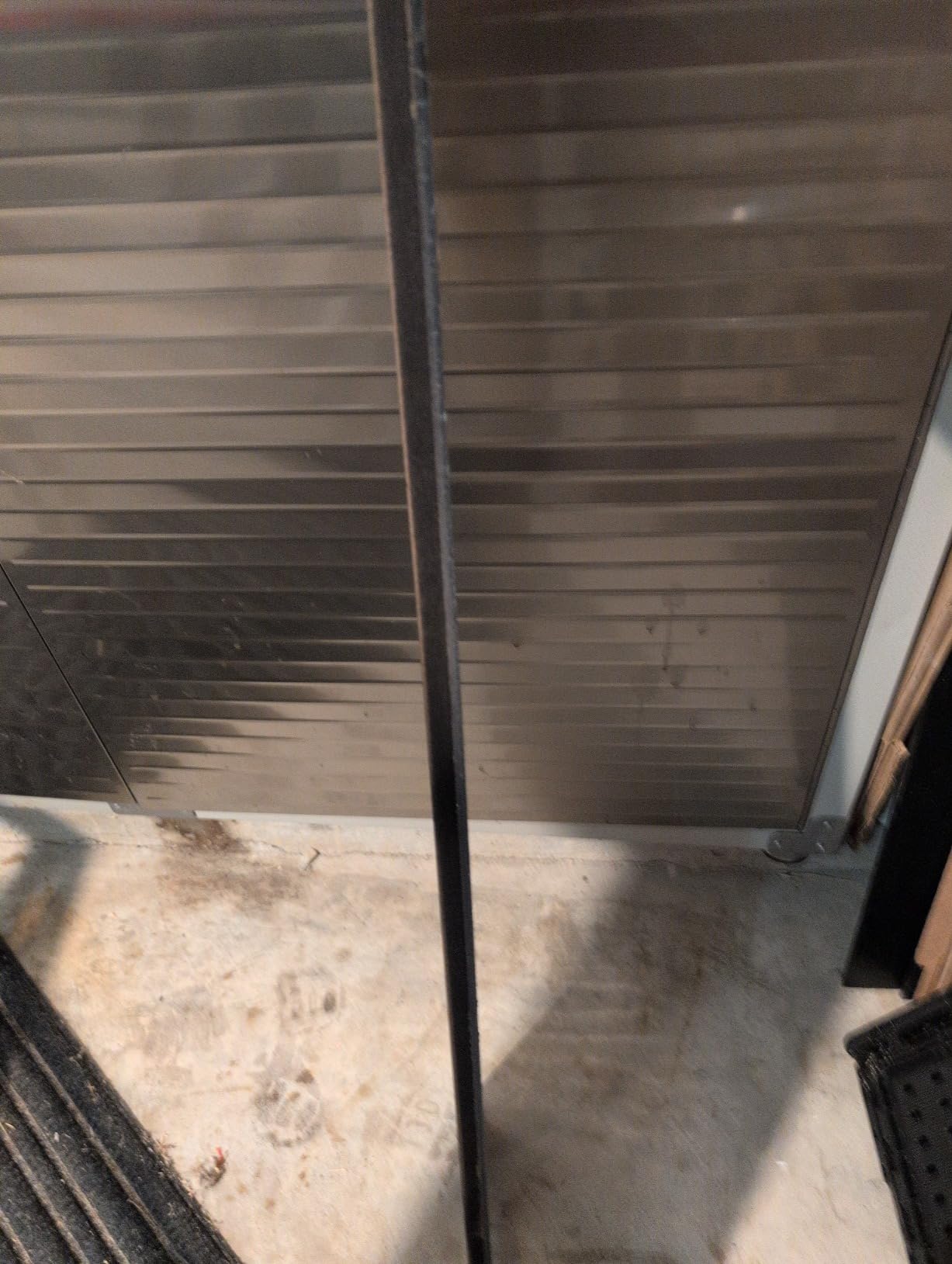 Klipsch Reference R-620F Floorstanding Speaker, Black Textured Wood Grain Vinyl, Pair customer photo 1