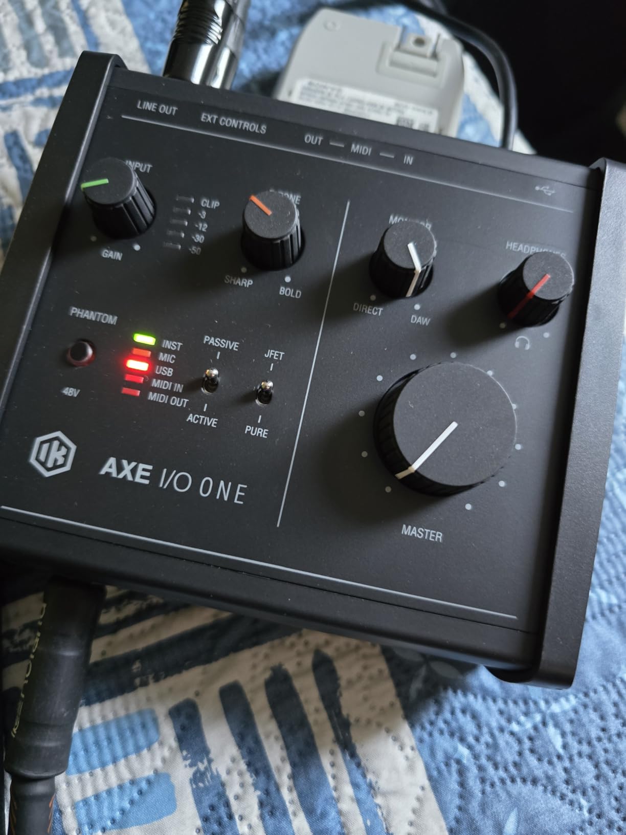 IK Multimedia AXE I/O One - Professional USB Audio Interface with Z-TONE advanced guitar tone shaping, AmpliTube and TONEX software included, high-resolution recording studio equipment customer photo 2