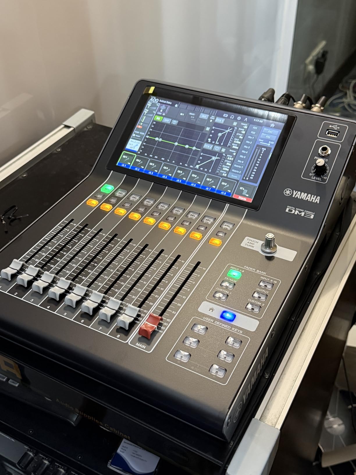 Yamaha DM3 Standard 22 Channel Ultracompact Digital Mixing Console customer photo 2