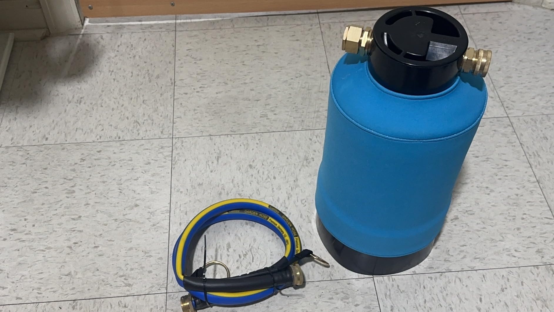 H&G lifestyles Portable Water Softener for RV with Water Hose, Food-Grade Resin 3/4