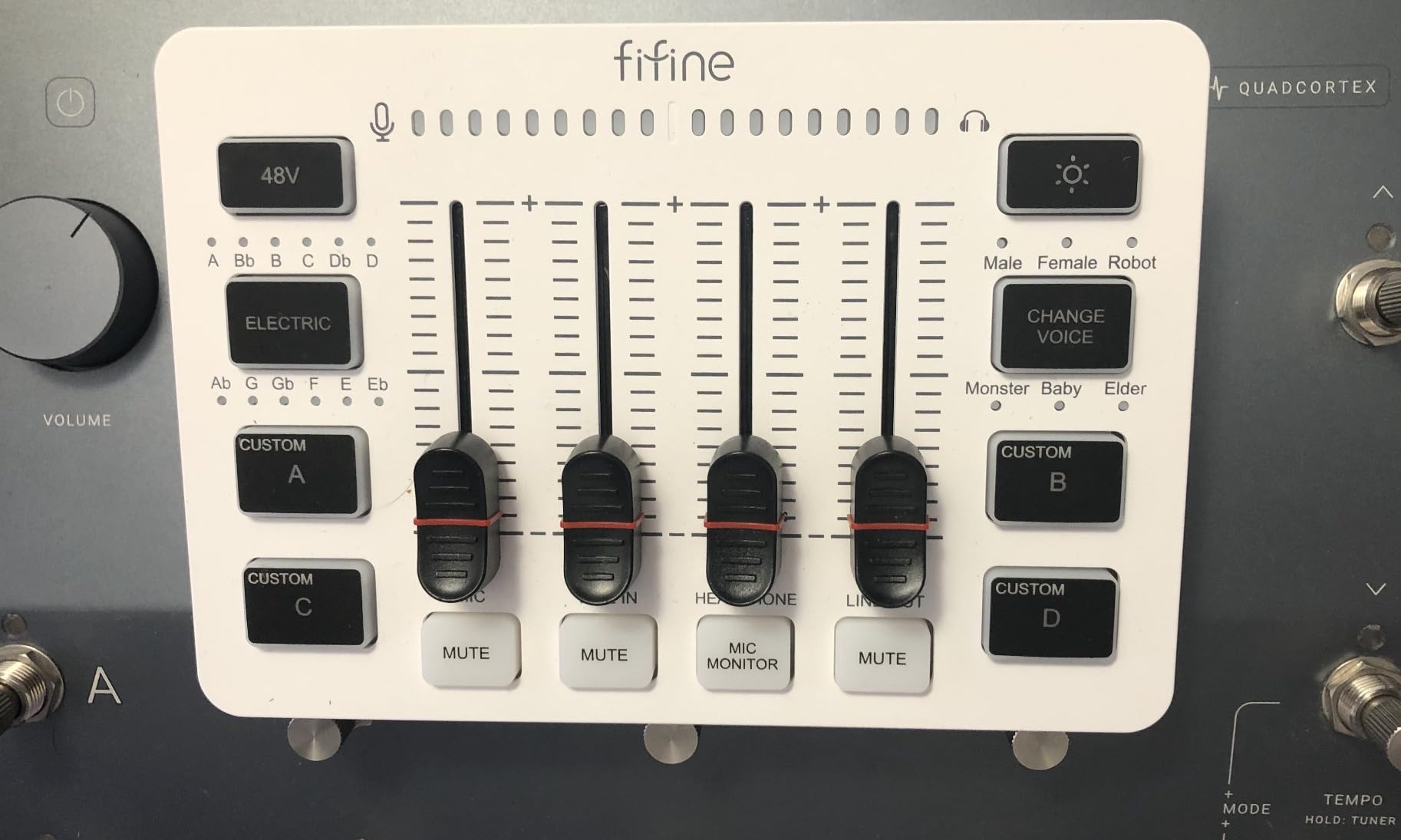 FIFINE Ampligame SC3 Gaming Audio Mixer with Indi-Fader and Volume Control customer photo 1