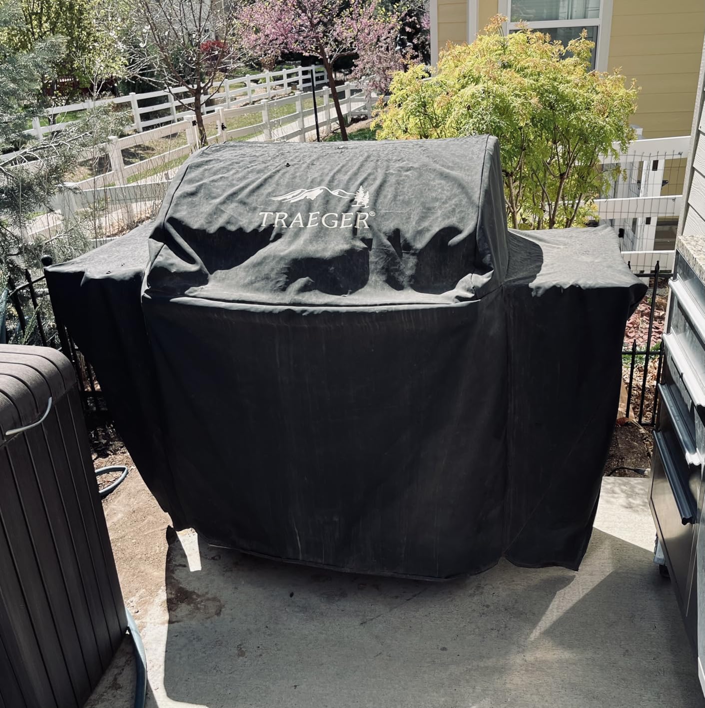 Comnova Grill Cover for Traeger Pro 22 & 575 Series - 600D Wood Pellet Smoker Cover for Traeger Waterproof & Heavy Duty, Premium Pellet BBQ Cover for Treager Pro 22 / Pro 575, Z Grills 550B and More customer photo 2