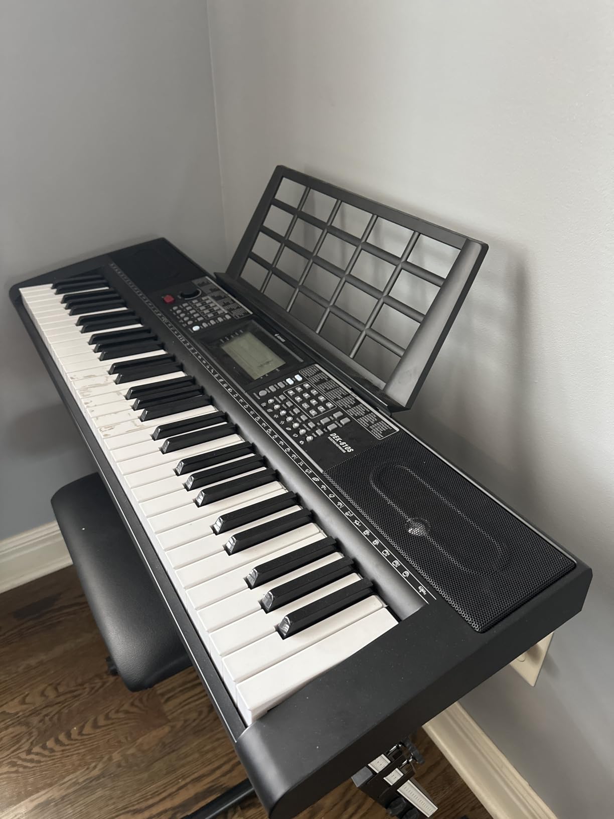 Donner 61 Key Keyboard Piano, Electric Piano Keyboard Kit with 249 Voices, 249 Rhythms - Includes Piano Stand, Stool, Microphone, Gift for Beginners, Black (DEK-610S) customer photo 1