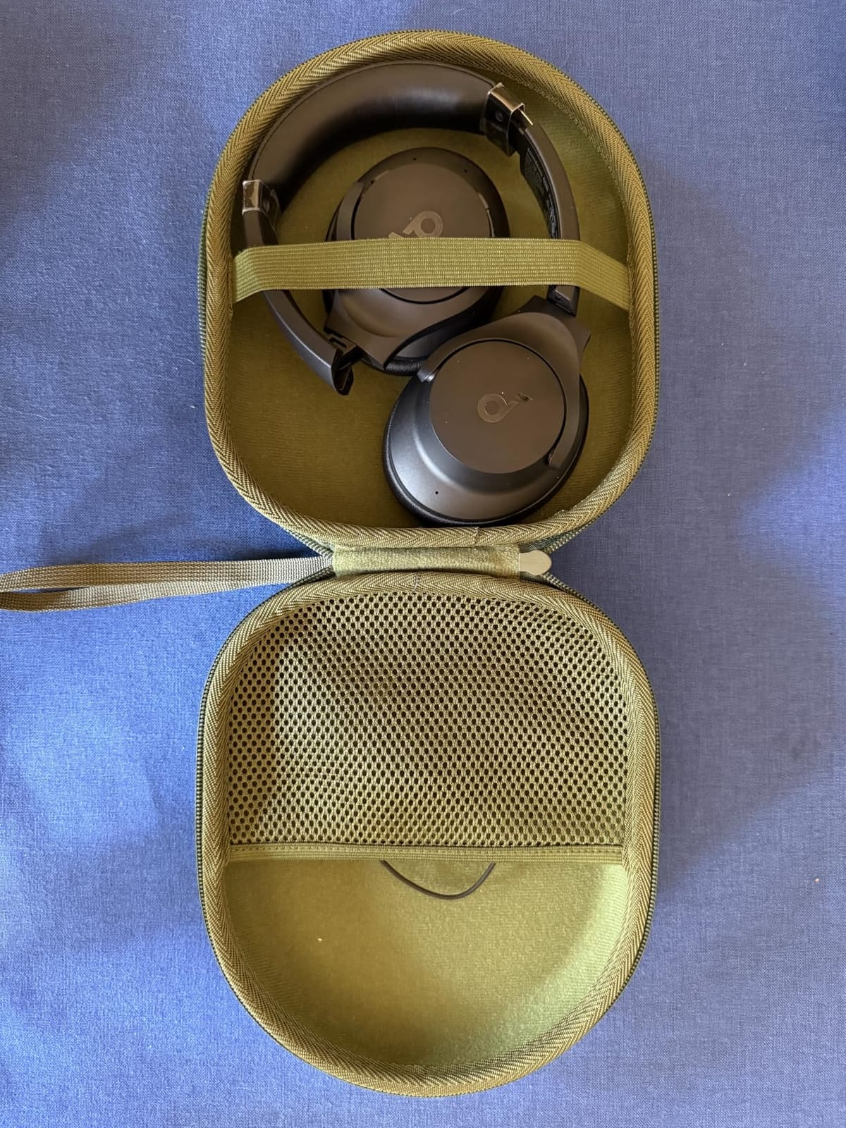 Soundcore by Anker Q20i Hybrid Active Noise Cancelling Headphones, Black customer photo 2