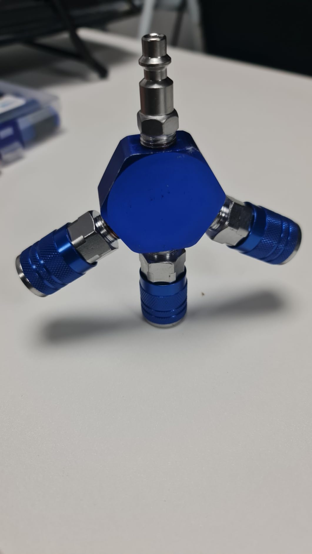 Connect Fittings Air Splitter, 1/4 Inch NPT 3-Way Air Manifold With 3 Pieces Industrial Quick 1/4NPT Couplers And Plug, Hex Style Air Compressor Hose Accessories Quick Connect Fittings customer photo 1