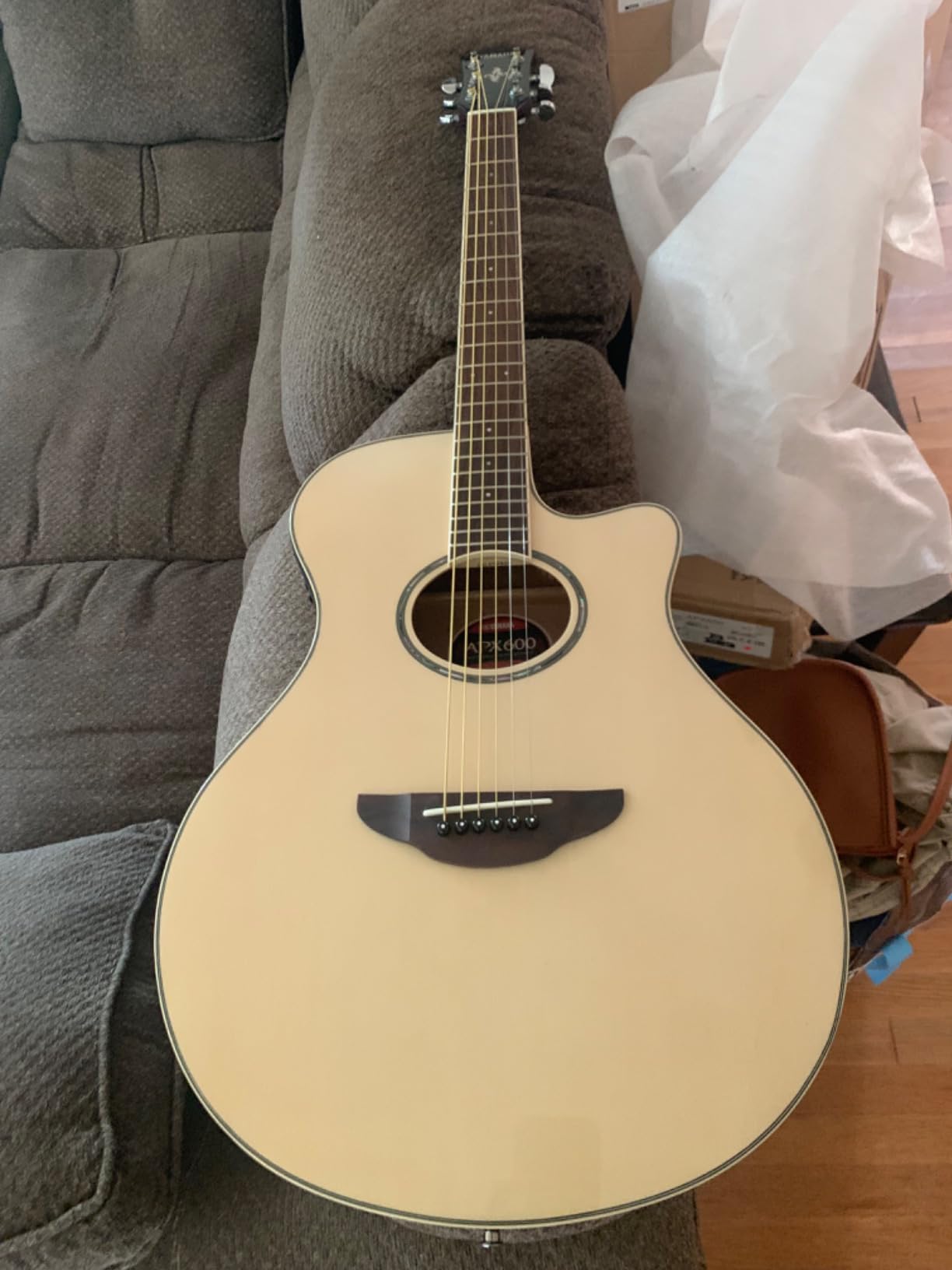 Yamaha APX600M Thin Body Acoustic-Electric Guitar, Matte Finish customer photo 1
