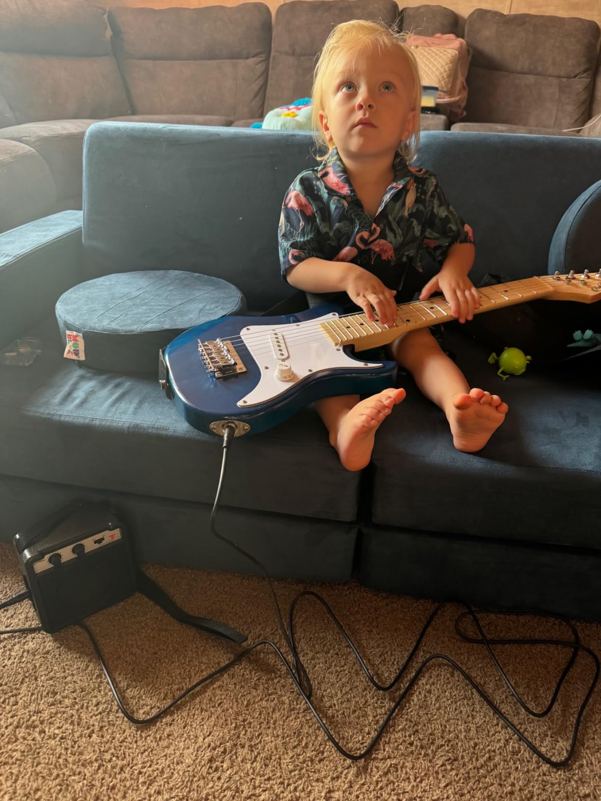 Ashthorpe 30-inch Kids Electric Guitar Beginner Kit with Amplifier (Teal), Basic Starter Package w/Gig Bag, Strings, Strap, Picks customer photo 2