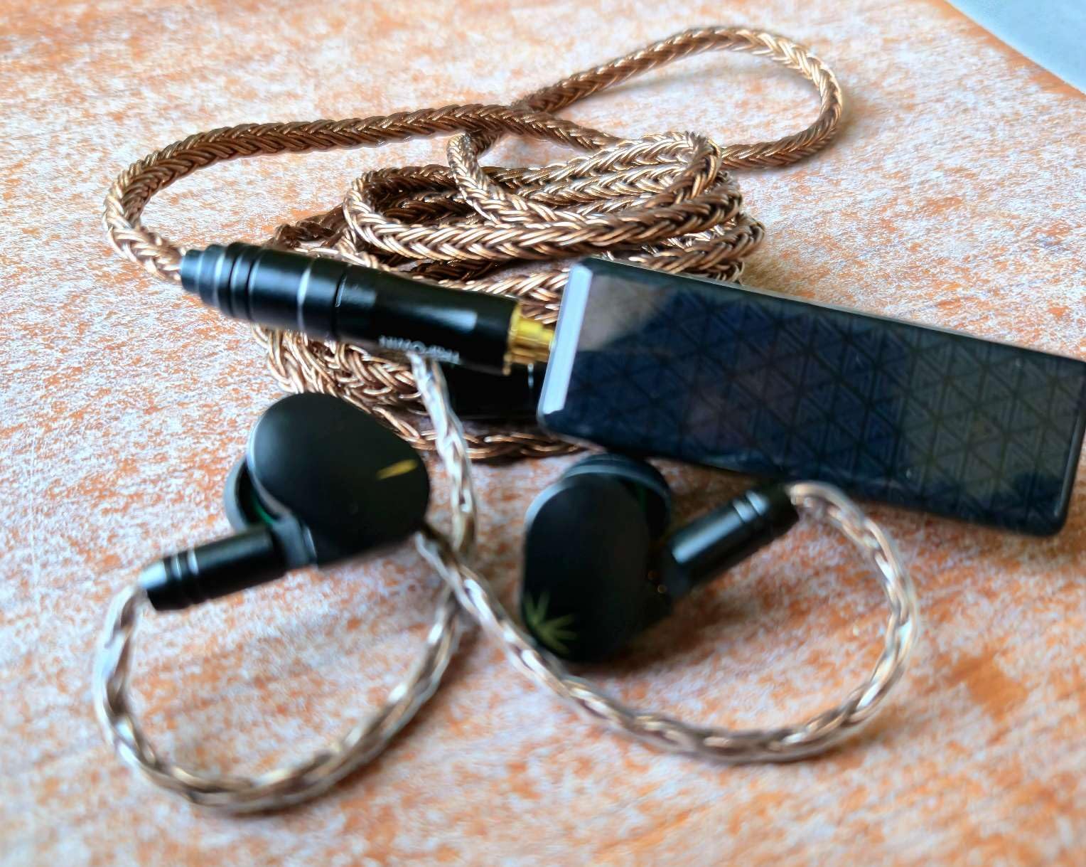 Moondrop CHU II High Performance Dynamic Driver IEMs Interchangeable Cable in-Ear Headphone customer photo 2