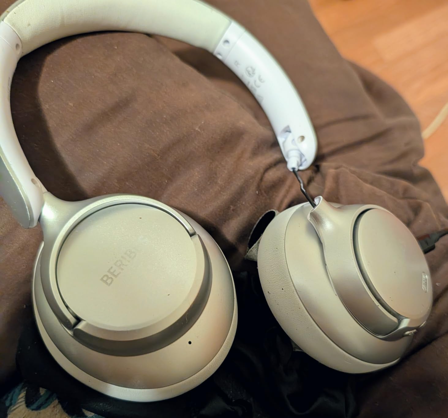 BERIBES Hybrid Active Noise Cancelling Headphones Wireless Over Ear 70Hours customer photo 2