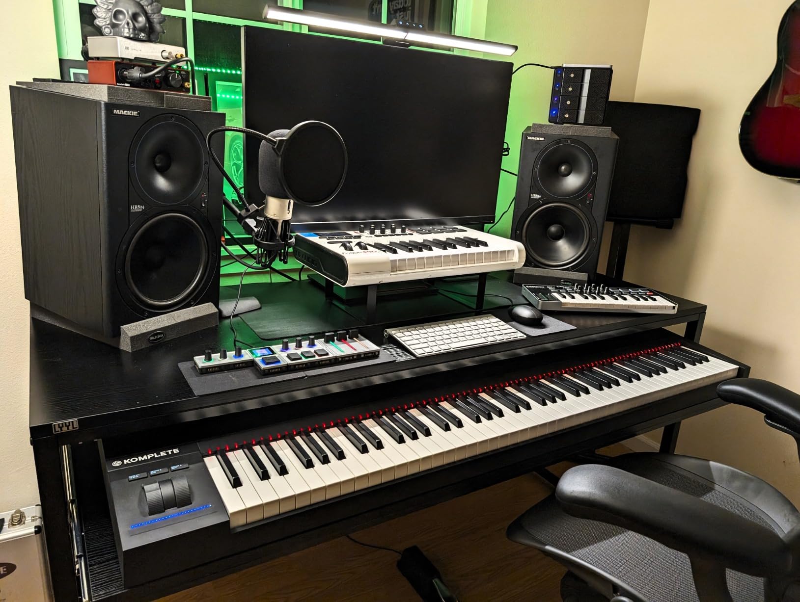 Music Studio Desk with Keyboard Tray and Height Adjustment Bracket, for Full 88 Keys (Music Producer Desk) (Black, 88 Keys) customer photo 1