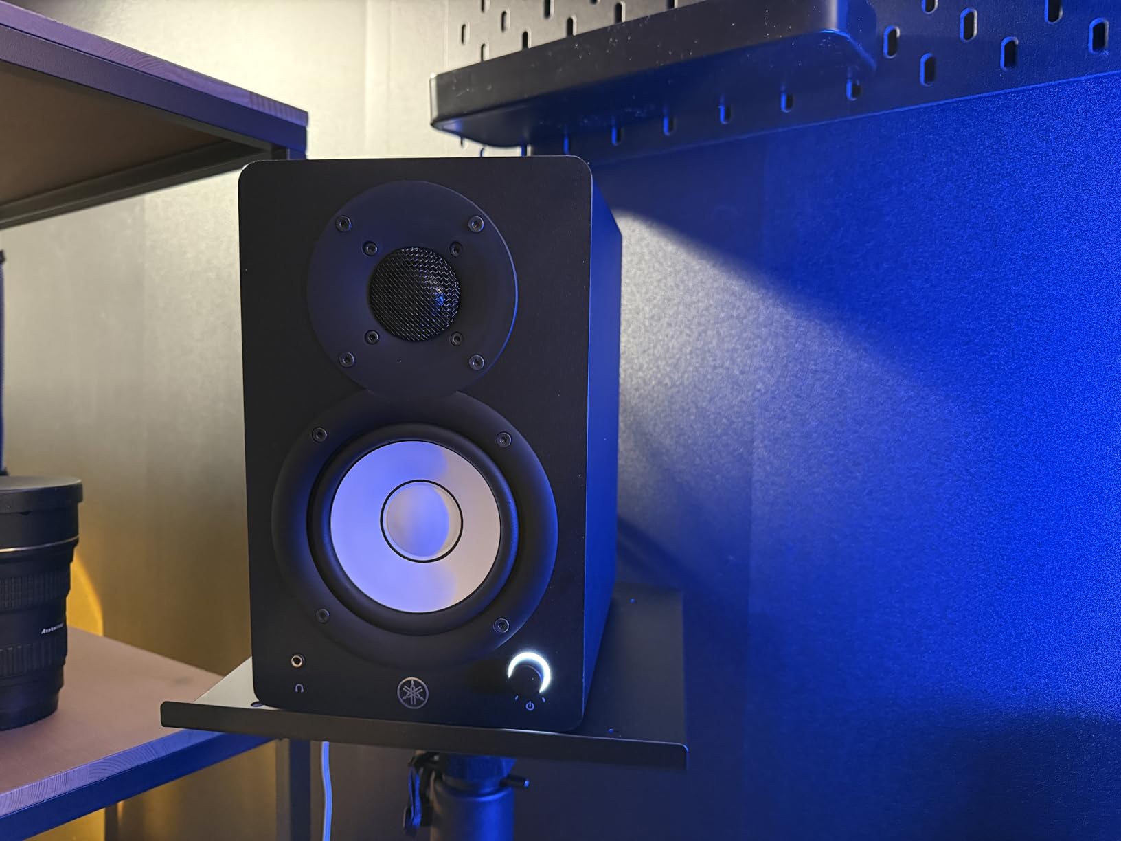 Yamaha HS4 Powered Studio Monitor in Black, Pair (HS4 B) customer photo 1