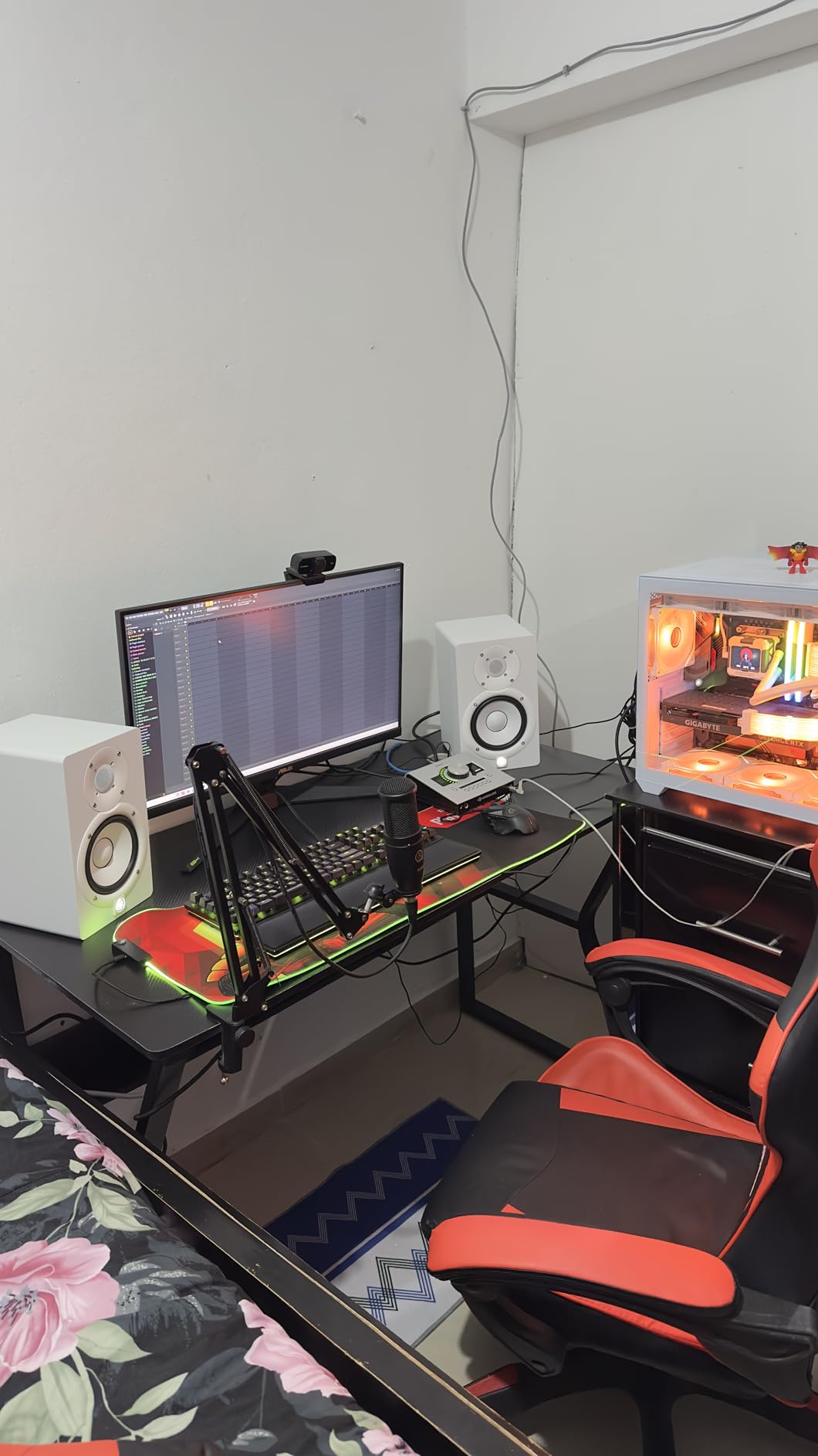 Yamaha HS3 Powered Studio Monitor in Black, Pair (HS3 B) customer photo 2