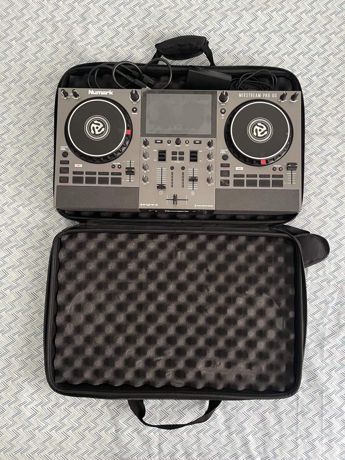 Lightweight Molded EVA Storage Case Fits for Pioneer DDJ RX2 RX3, 29.5 X 19.3 X 5.5 Inch Black customer photo 1