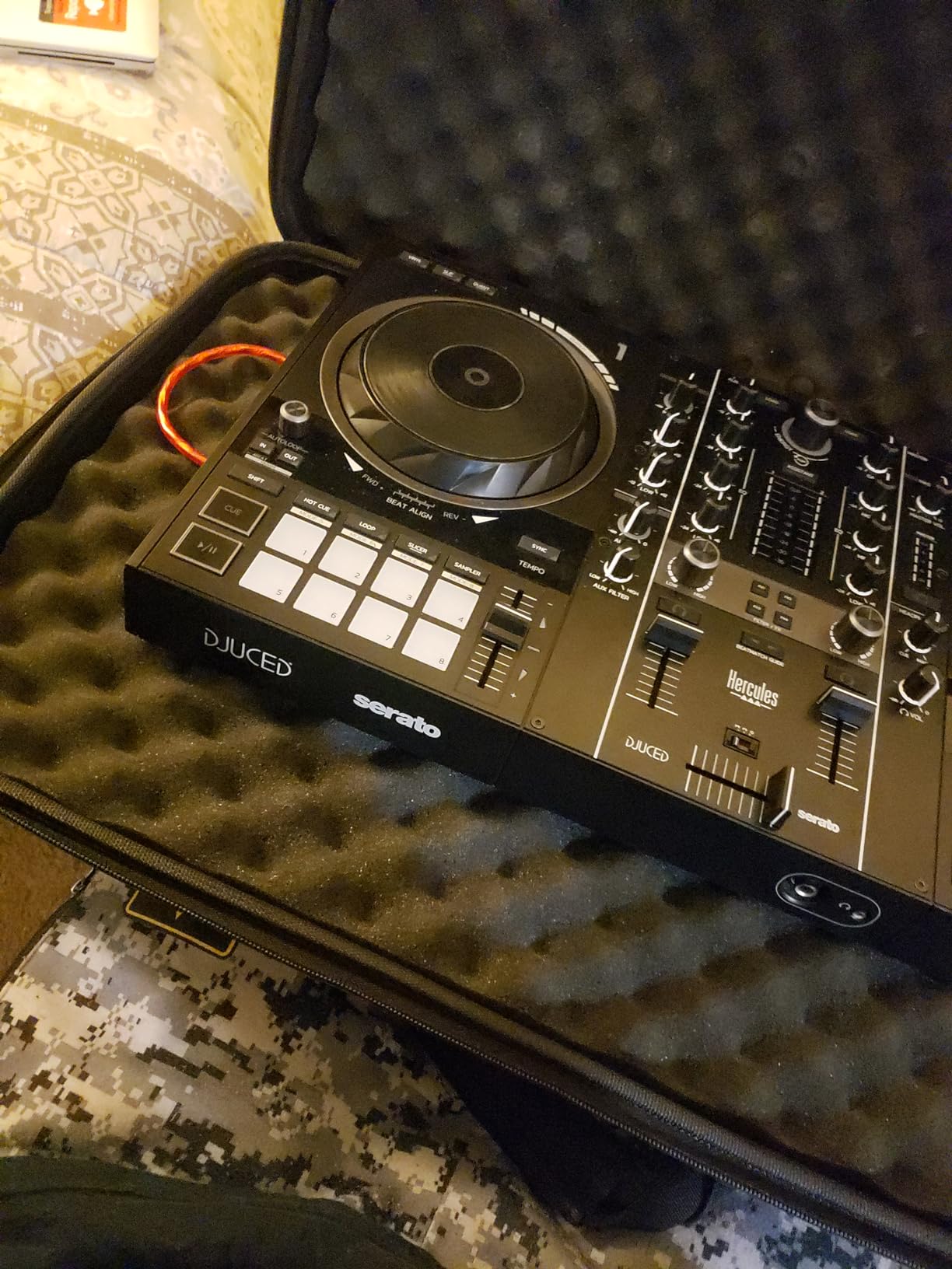 Lightweight Molded EVA Storage Case Fits for Pioneer DDJ RX2 RX3, 29.5 X 19.3 X 5.5 Inch Black customer photo 2