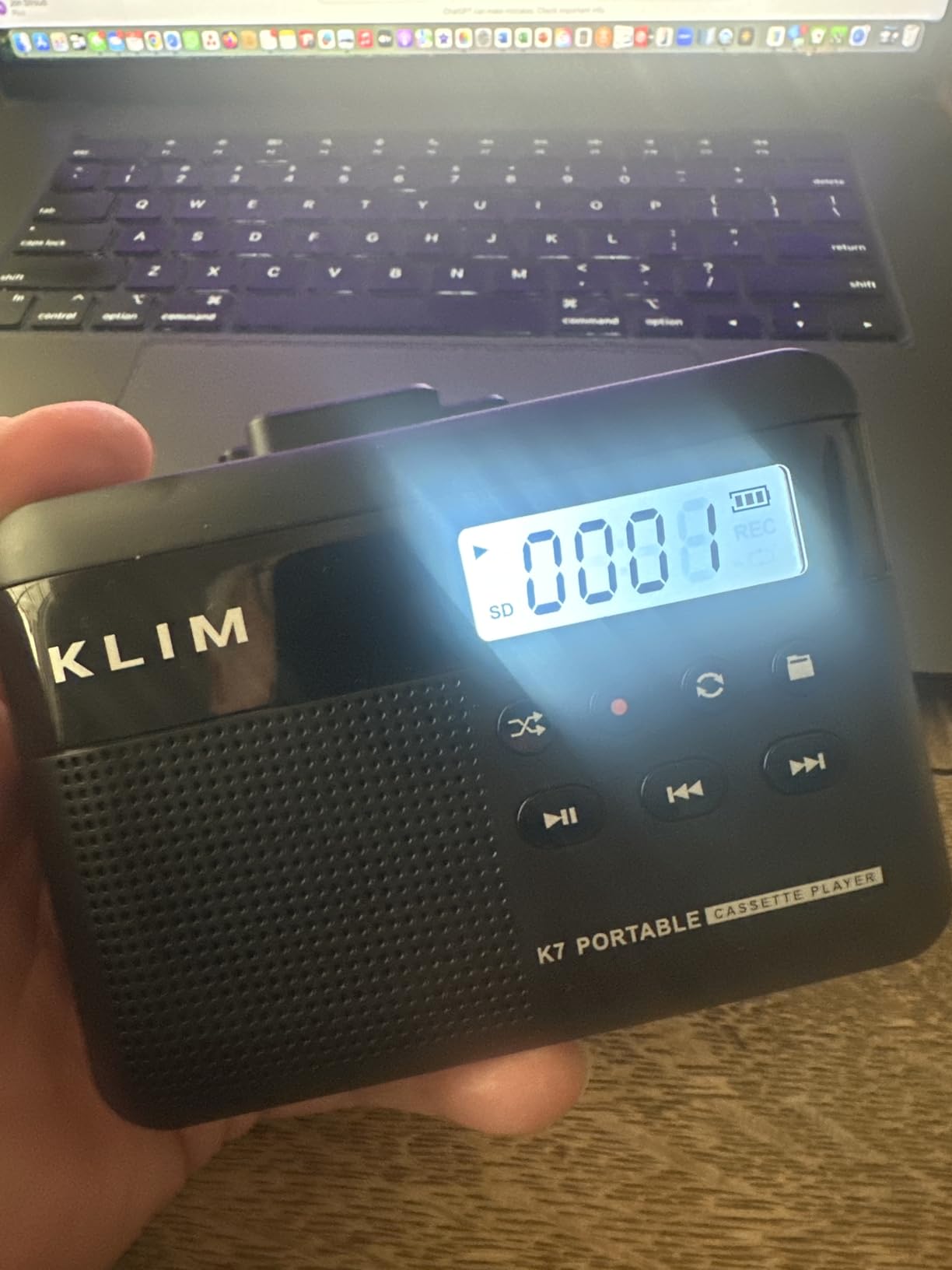 K7 Cassette Player, Converts Tapes to MP3, Built-in Microphone, 16GB Card customer photo 1
