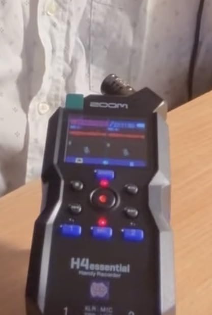 Zoom H4 Essential Handheld Recorder for Musicians, Podcasters & Filmmakers customer photo 2