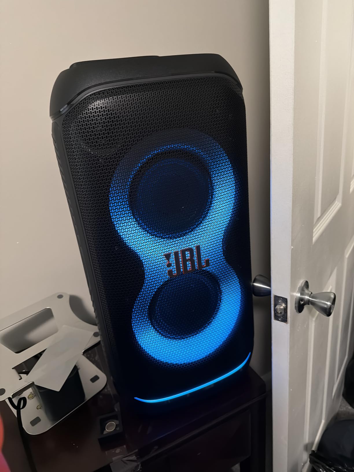 JBL PartyBox Stage 320 - Portable Party Speaker with Telescopic Handle & Wide, Sturdy Wheels, Powerful JBL Pro Sound, Futuristic lightshow, Up to 18 Hours of Play time, Splash Proof (Black) customer photo 1