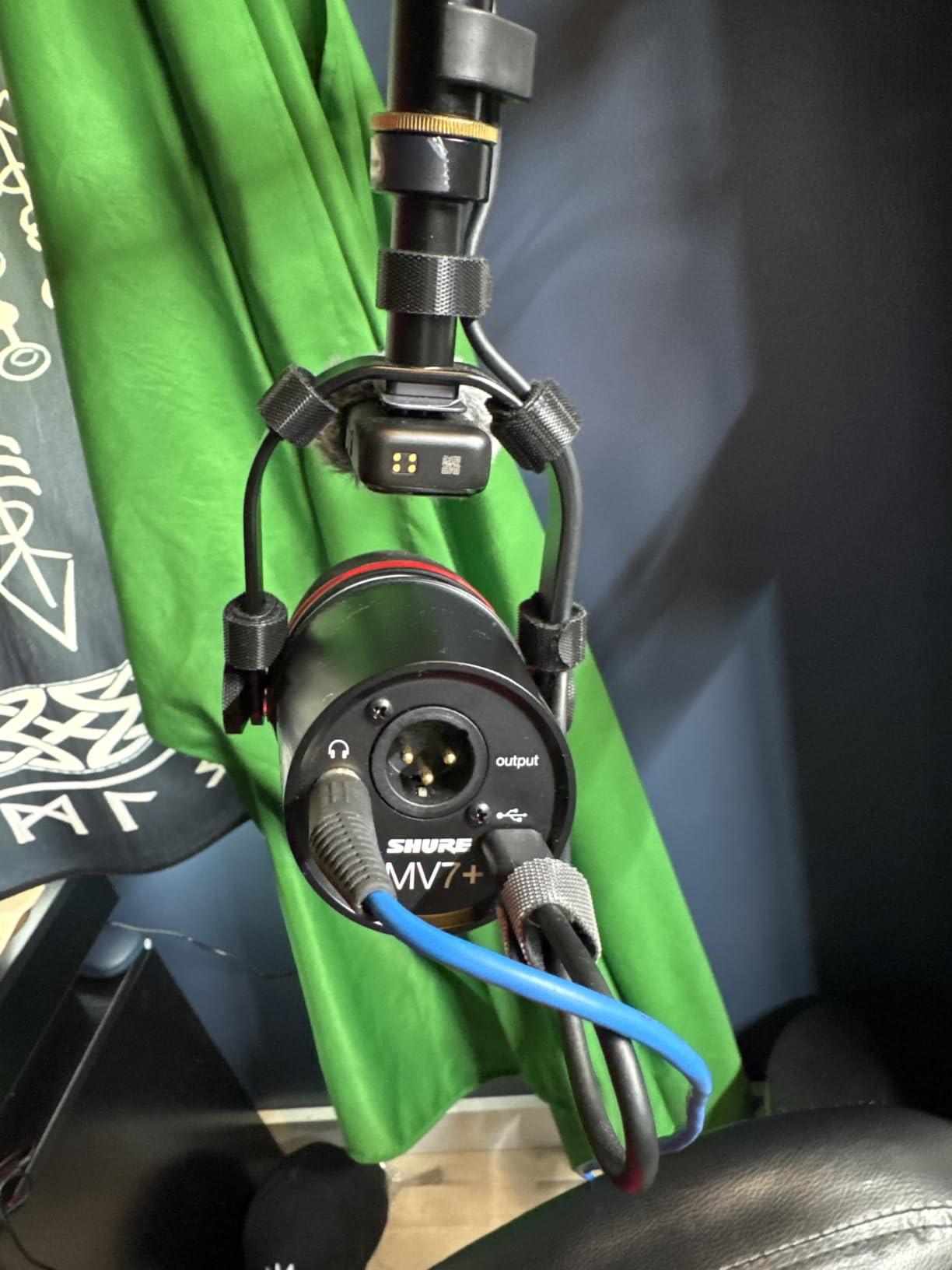 Shure MV7+ USB-C & XLR Podcast Dynamic Microphone - Black customer photo 2