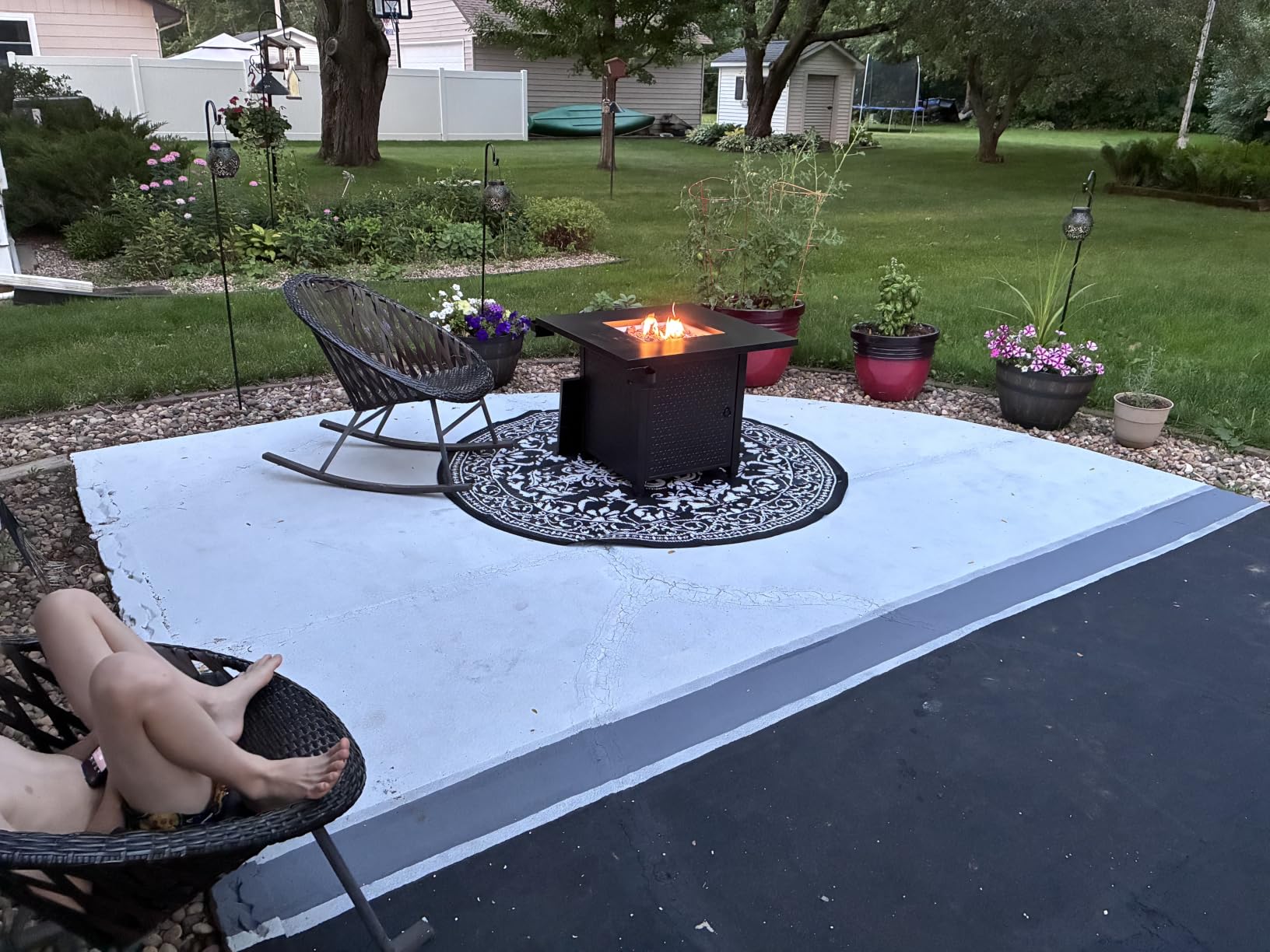 Ciays Propane Fire Pits 32 Inch Outdoor Gas Fire Pit, 50,000 BTU Steel Fire Table with Lid and Lava Rock, Add Warmth and Ambience to Gatherings and Parties On Patio Deck Garden Backyard, Black customer photo 1