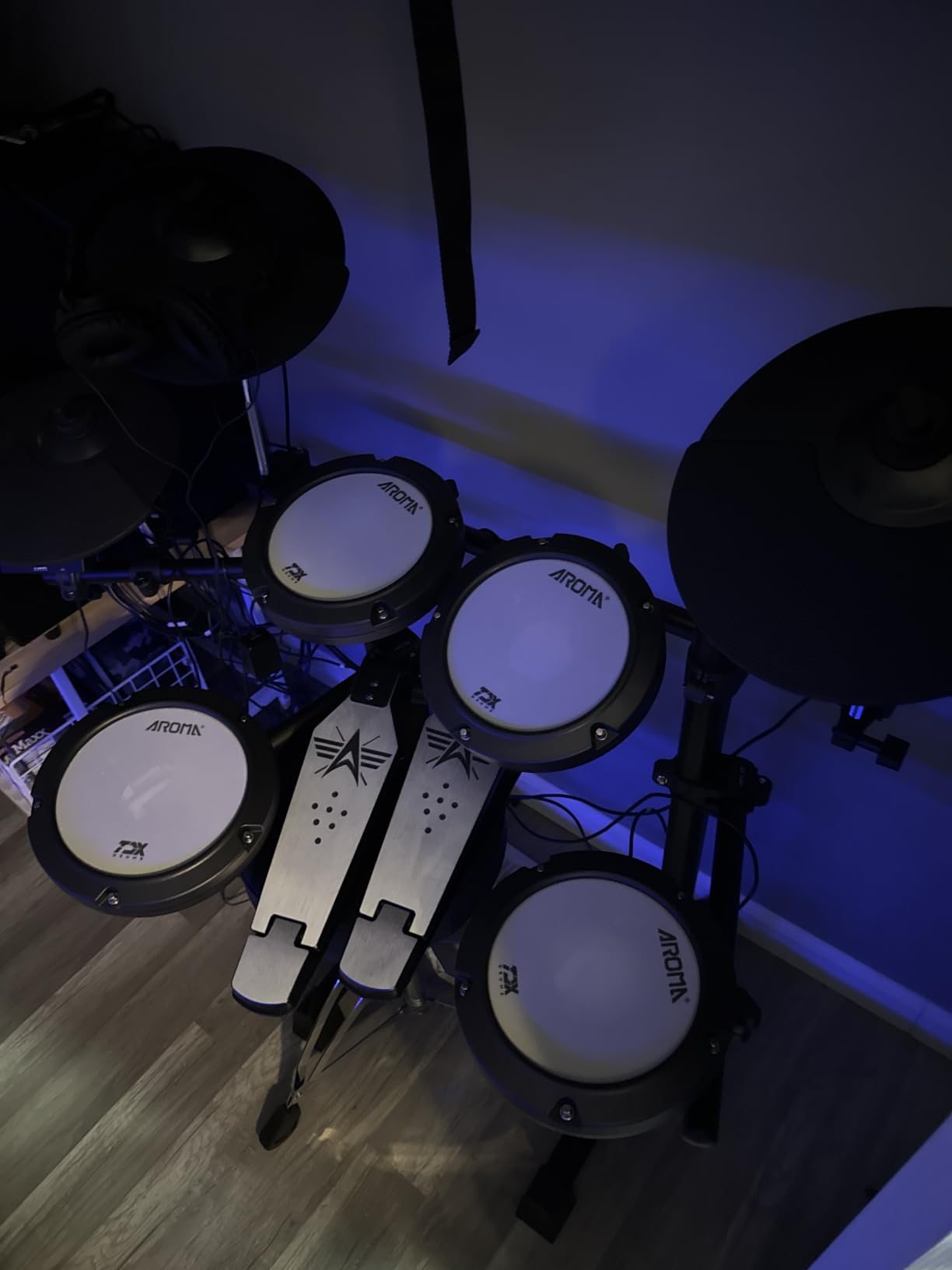 AROMA TDX-18 Electronic Drum Set with 4 Quiet Mesh Drum Pads, 2 Switch Pedal, Portable and Solid Drum Set with, Bluetooth, Drum Throne, Headphones and Sticks customer photo 2