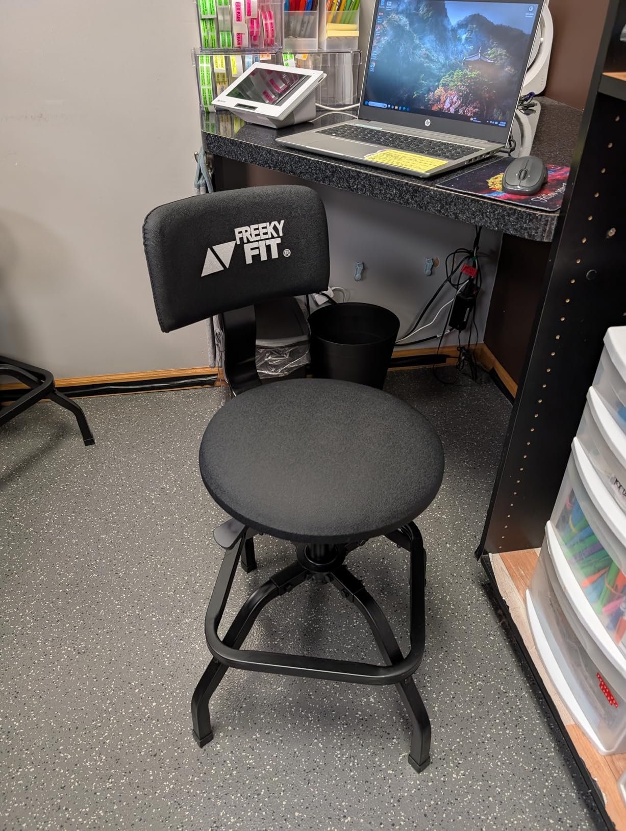 Shop Stool with Backrest, Mechanic Garage Stool for Workshop, Adjustable Shop Stools Chair, Padded Workbench Stools for Men Women, 300 LBS Capacity, 360° Swivel PVC Seat, Heavy Duty, Black customer photo 2
