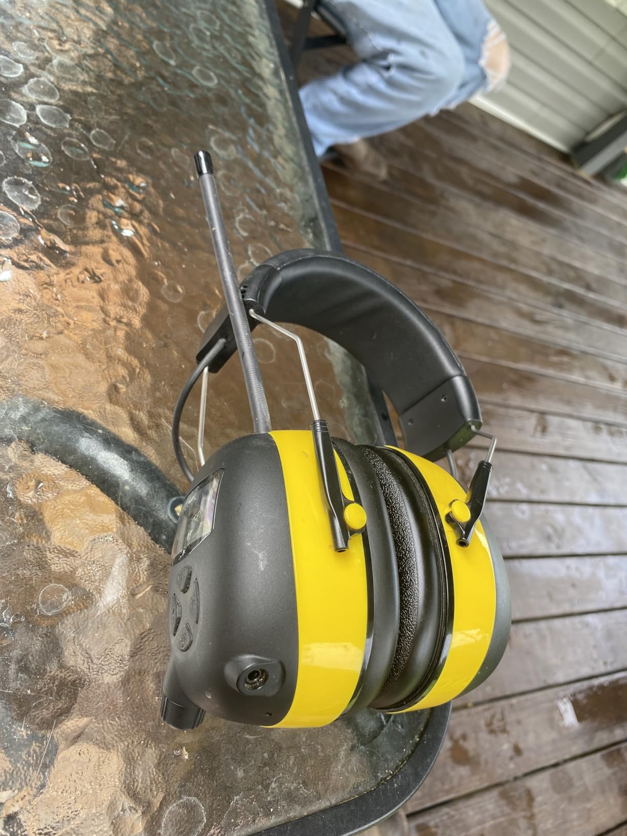 BJKing AM/FM Radio Headphones with Digital Display, 30dB AM FM Hearing Protection Safety Ear Muff, Ear Protection Headphone for Mowing, Landscaping, Shooting and Construction Black-Yellow customer photo 1